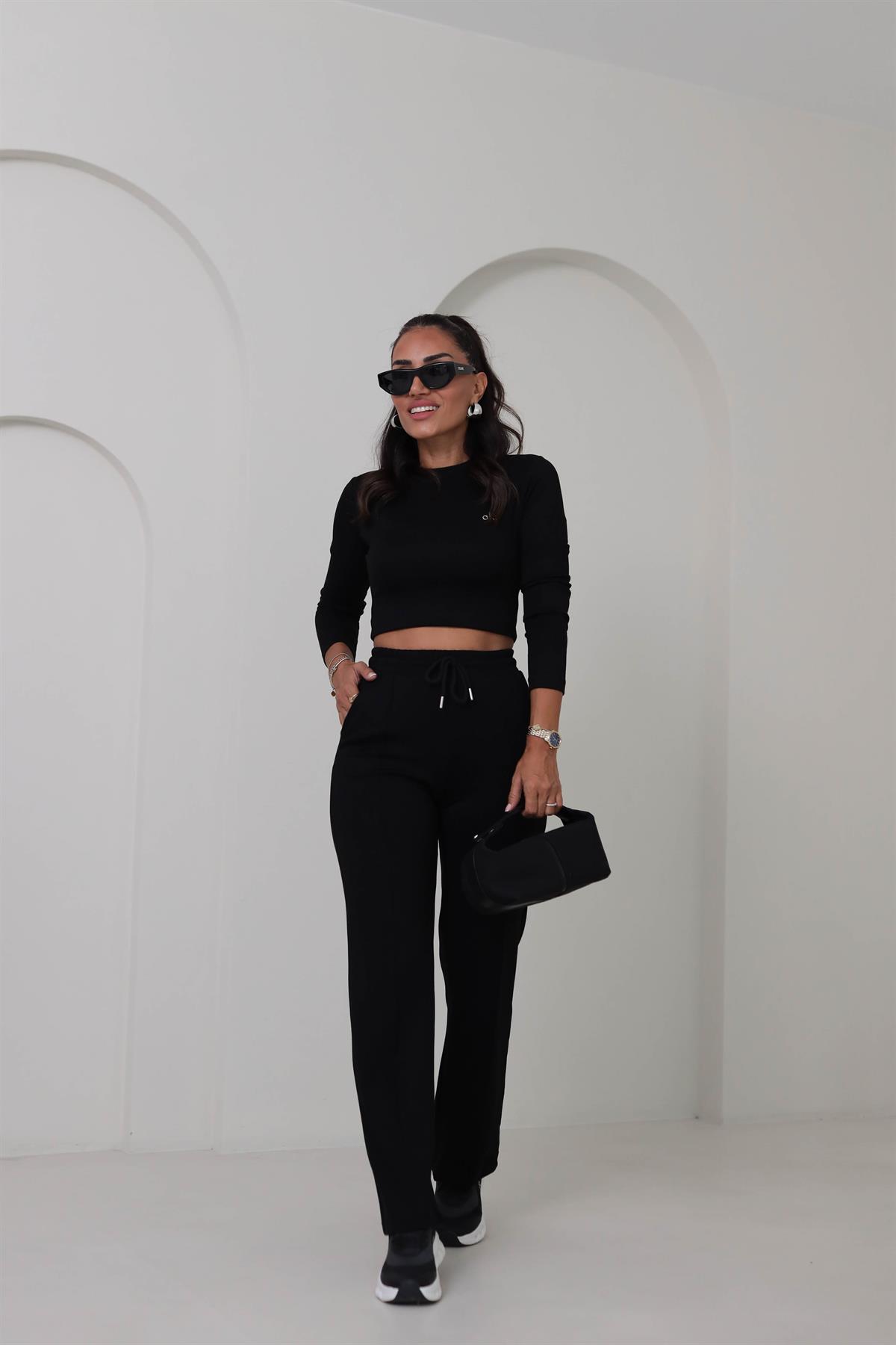 2170 Yazı Detaylı Crop Modal Takım SİYAH