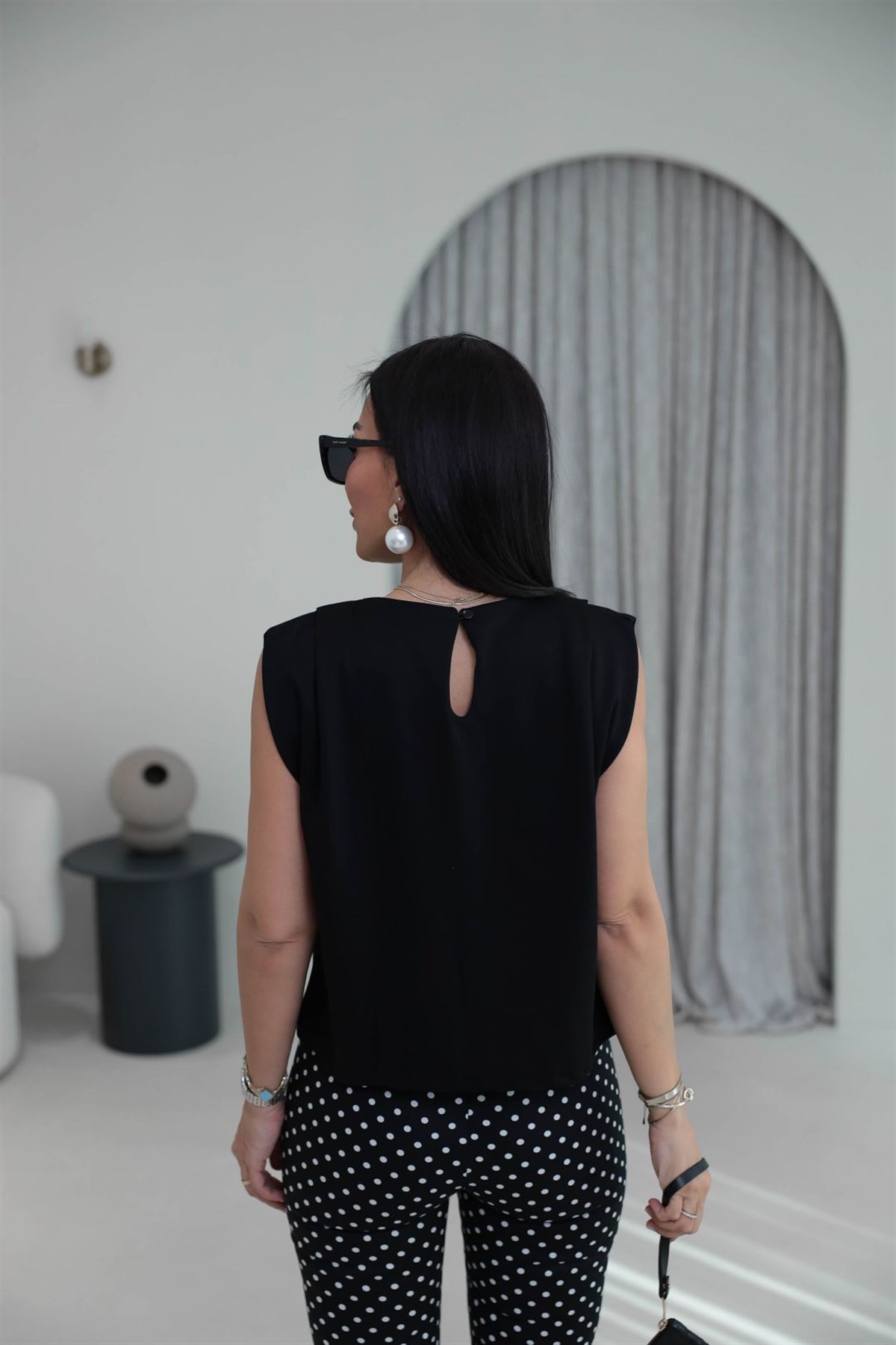 1376 Bisiklet Yaka Omzu Pileli Bluz SİYAH