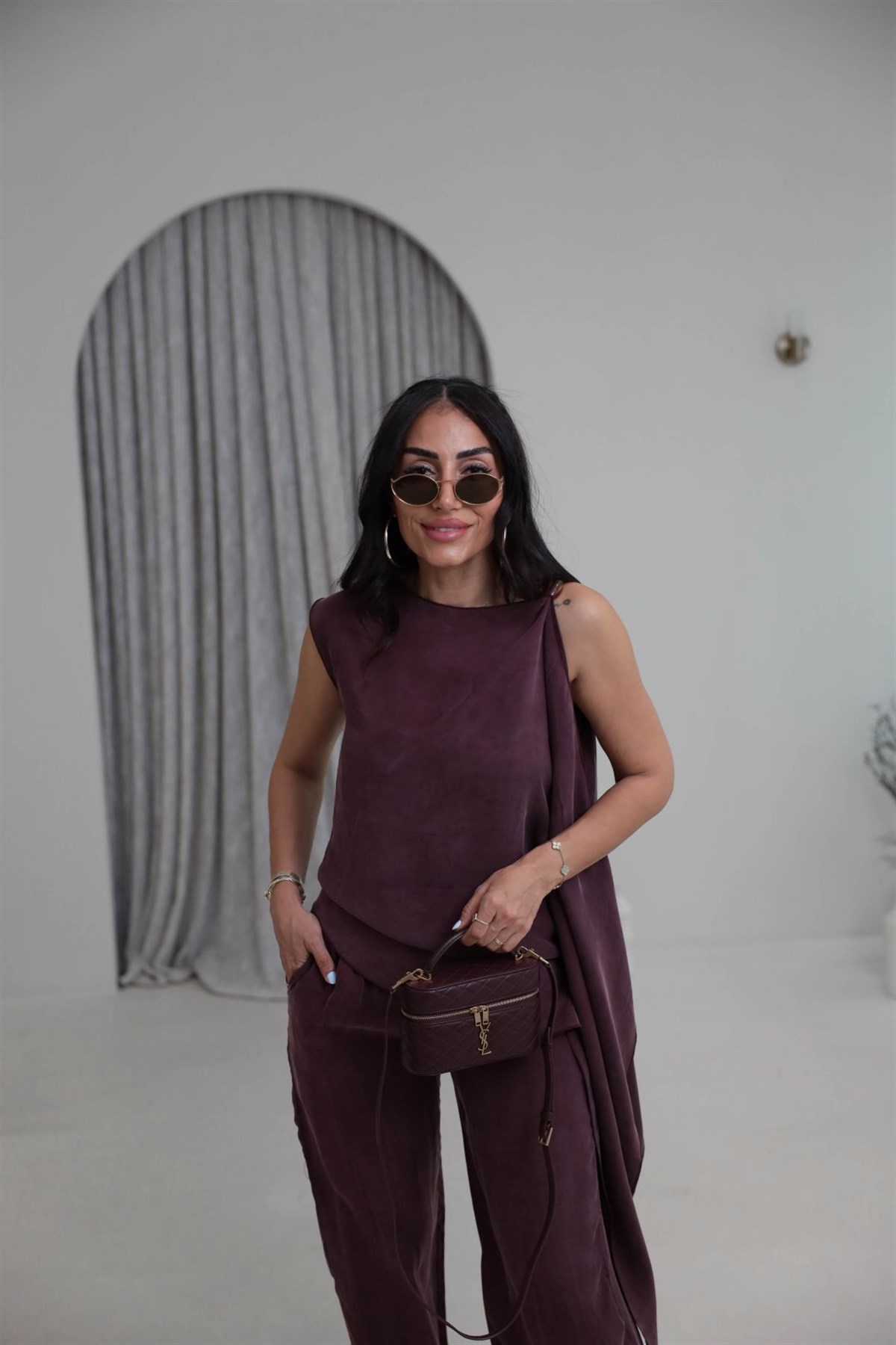 1395 Omuzu Aksesuar Detaylı Asimetrik Tencel Pantolon Takım MÜRDÜM
