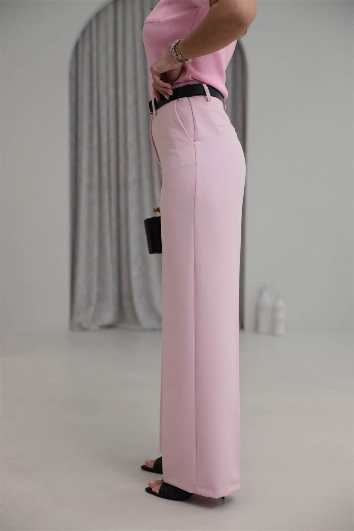 7515 Arka Cepli Kemerli Geniş Paça Pantolon PEMBE
