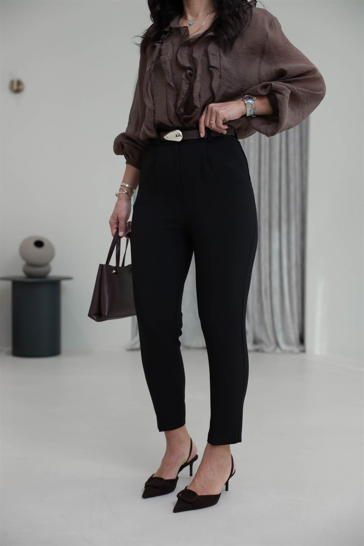 1306 Kemerli Arka Bel Lastikli Havuç Pantolon SİYAH