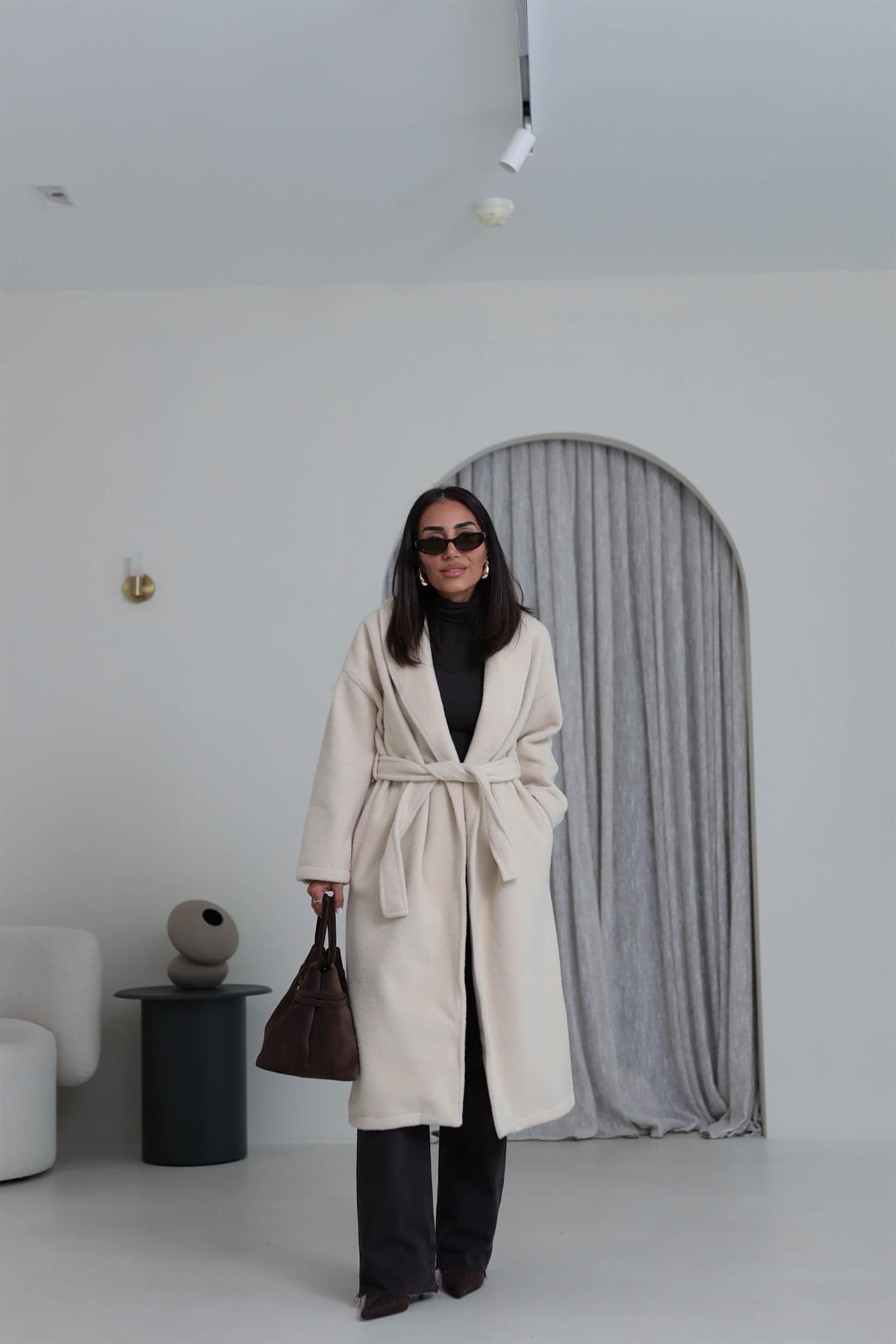 9533 Şal Yaka Kuşaklı Kaban KREM