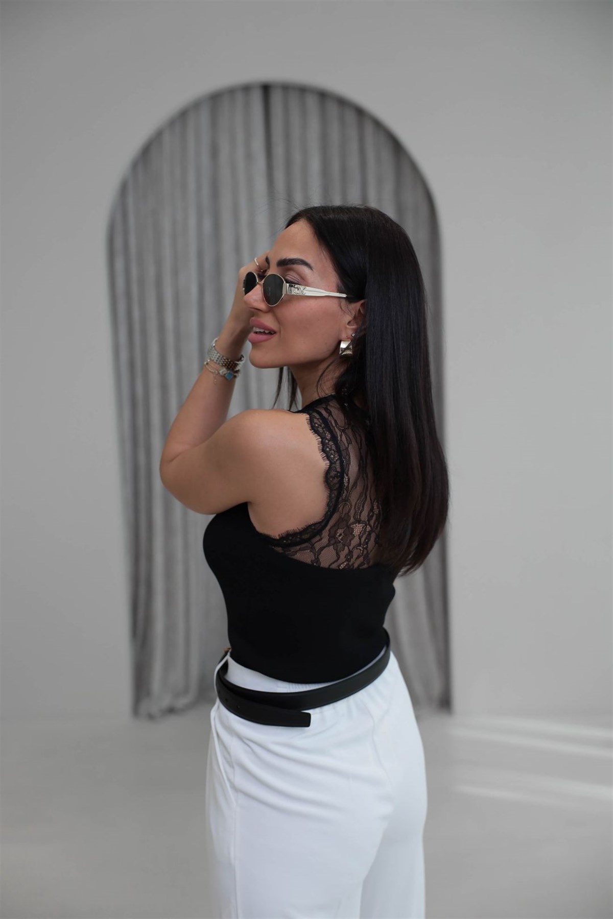 Dantel Garnili Sıfır Kol Triko Bluz SİYAH