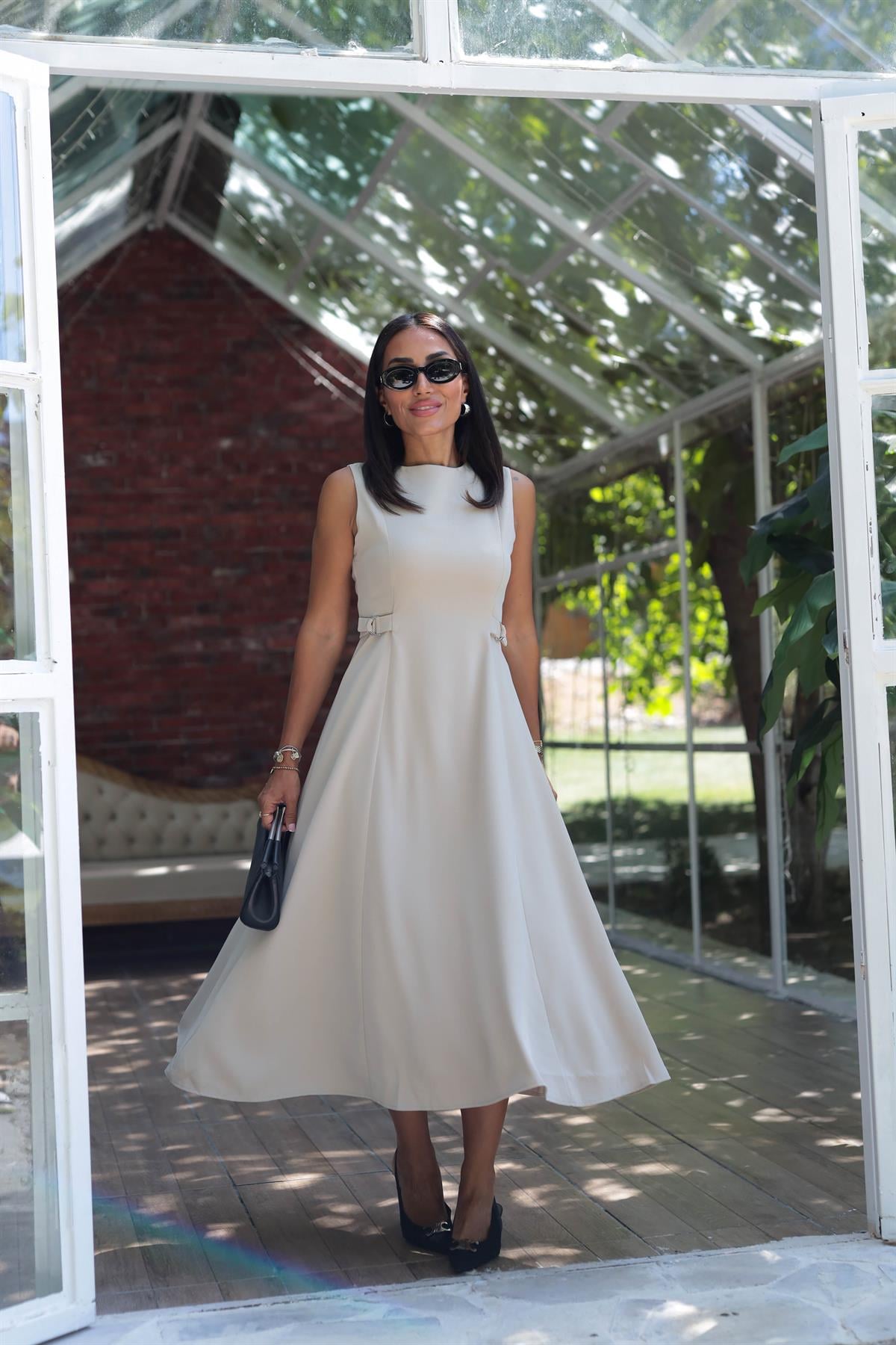 2313 Yan Toka Detaylı Dökümlü Kloş Elbise TAŞ