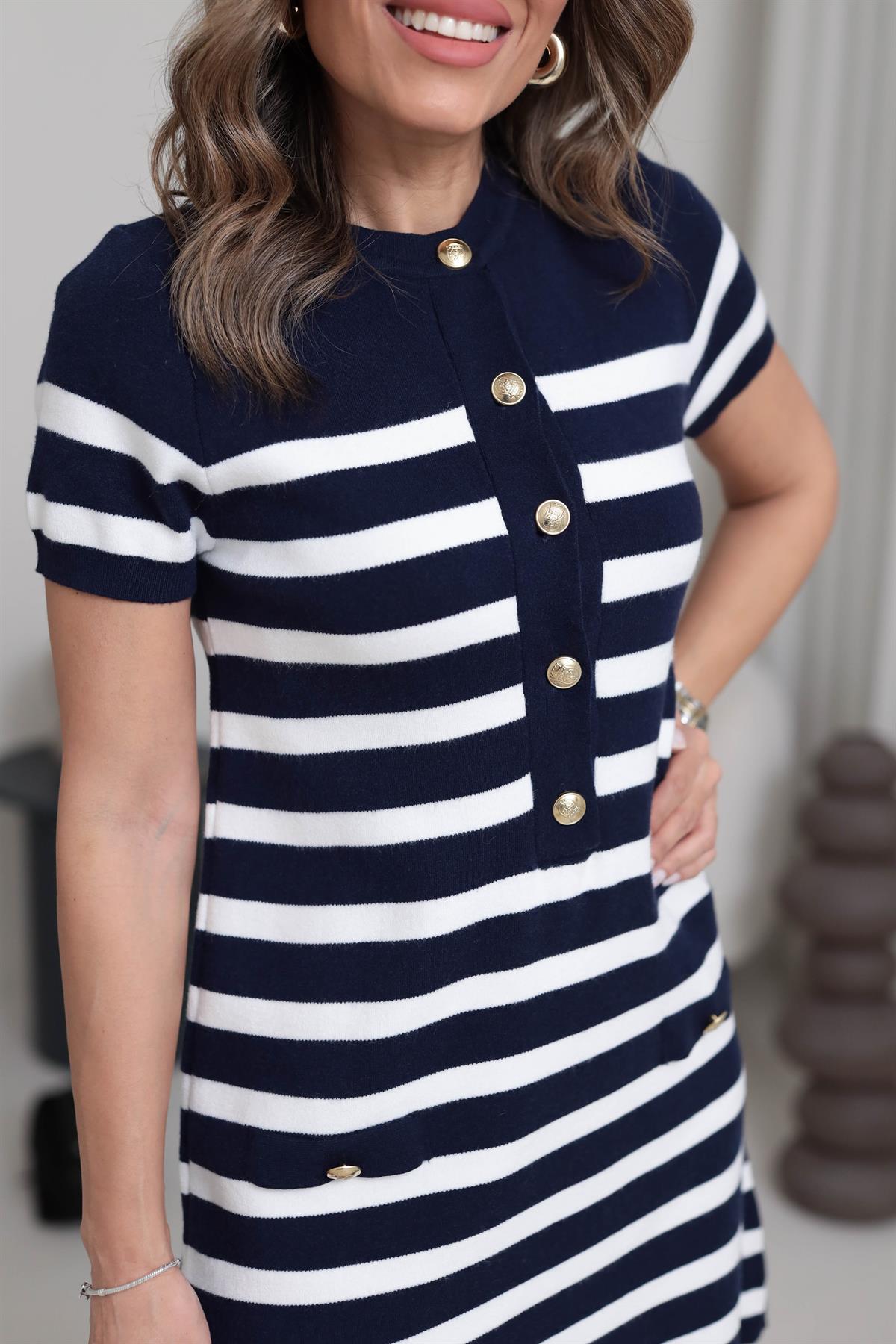 0349 Gold Düğmeli Kısa Kol Çizgili Triko Elbise LACİ-BEYAZ