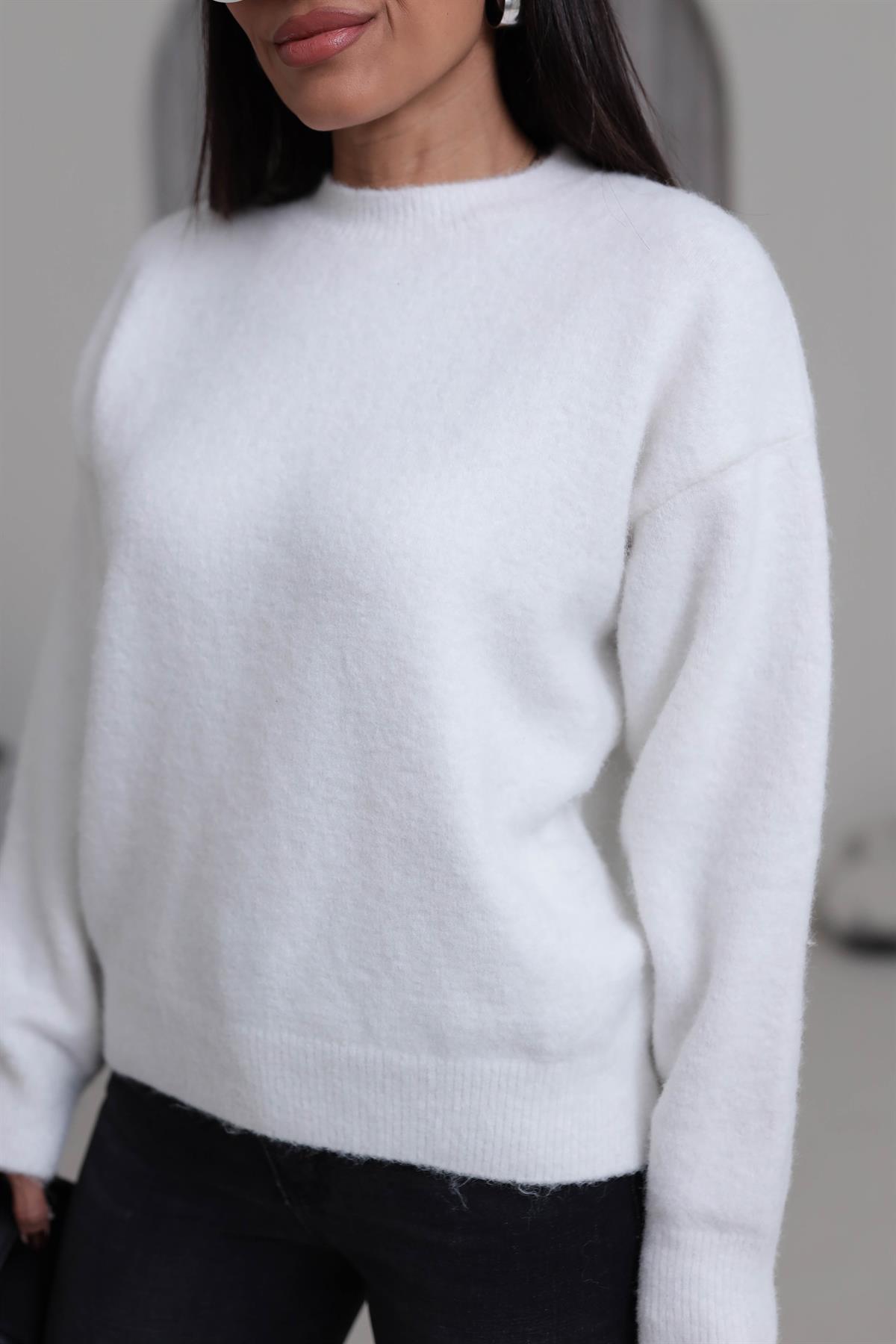 0640 Bisiklet Yaka Yumuşak Dokulu Triko Kazak EKRU