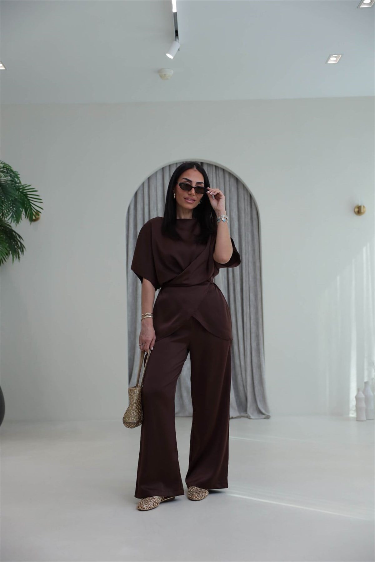 Tasarım Bağlama Detay Tok Saten Takım KAHVE