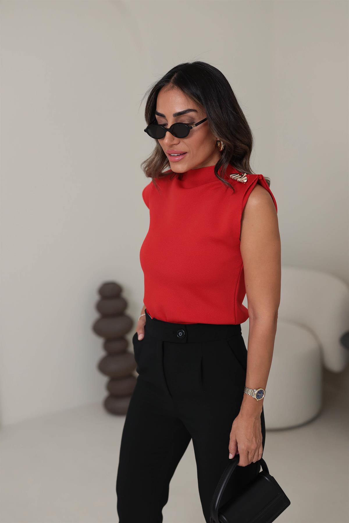 4533 Yarım Balıkçı Broşlu Triko Bluz KIRMIZI