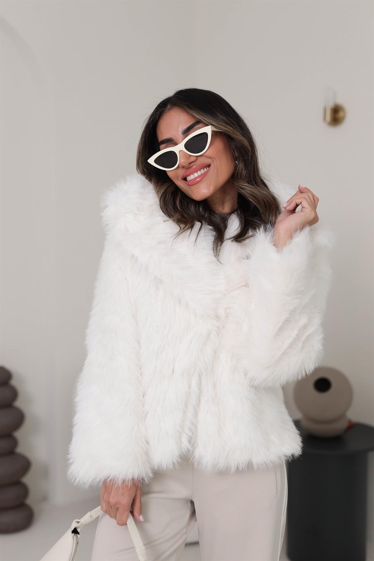 2429 Ara Boy Yakalı Kürk BEYAZ