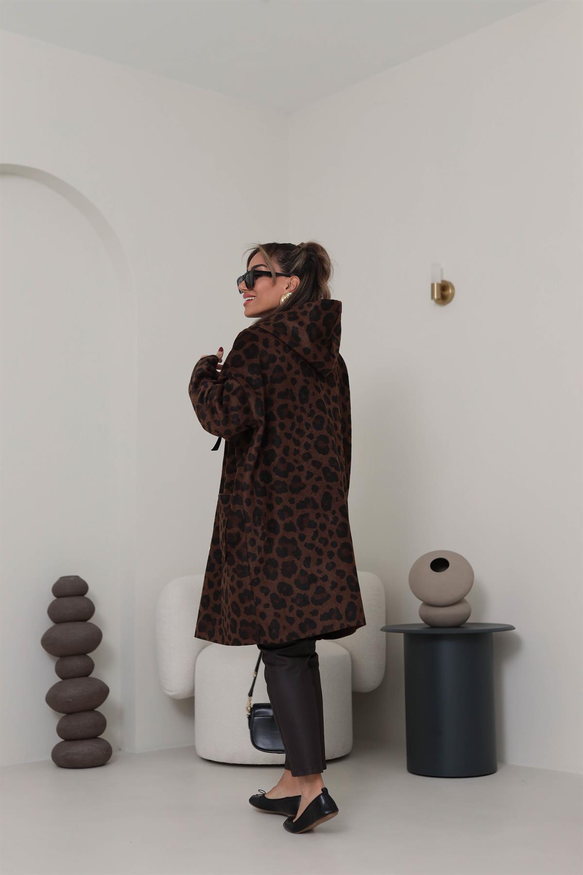 7821 Kahve Leopar Desen Armalı Kaban