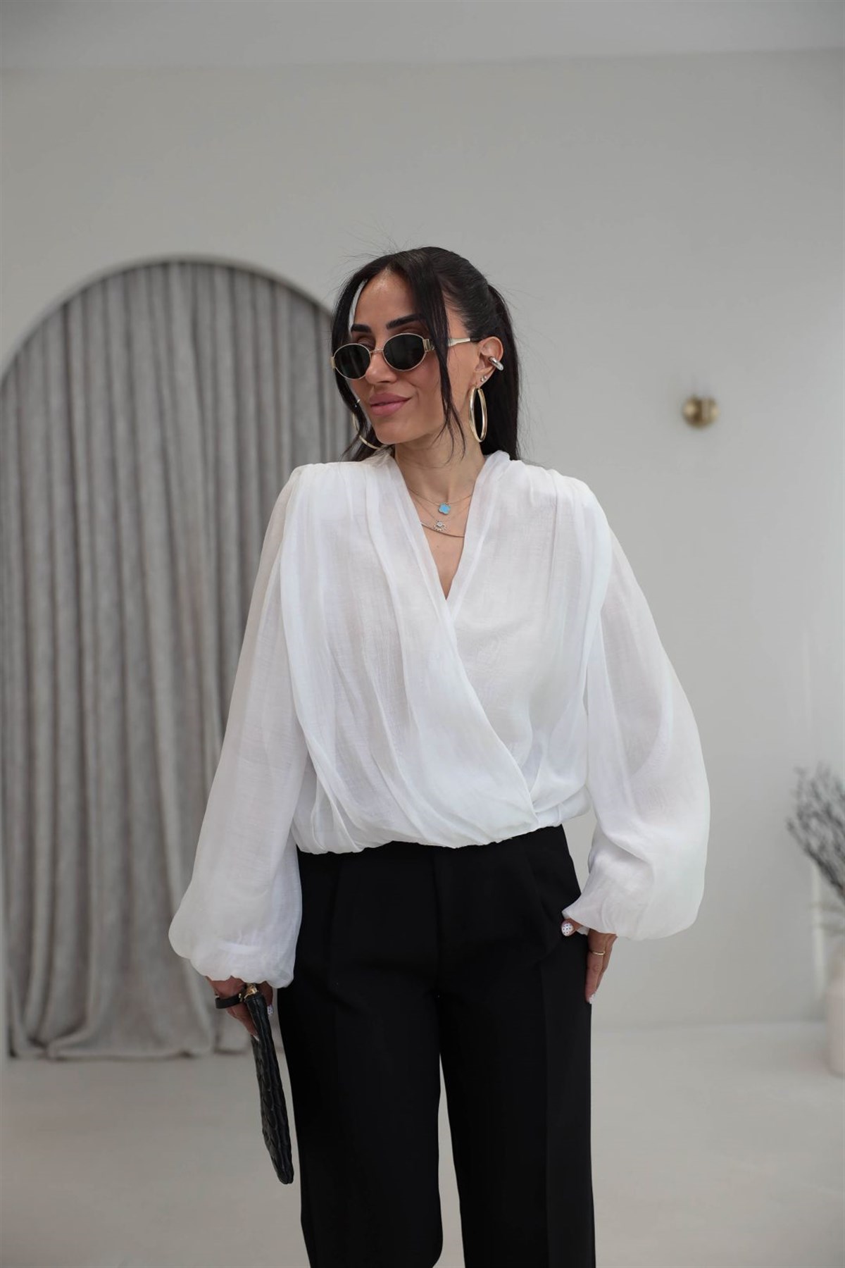 5048 Vatkalı Balon Kol Dökümlü Tencel Bluz BEYAZ