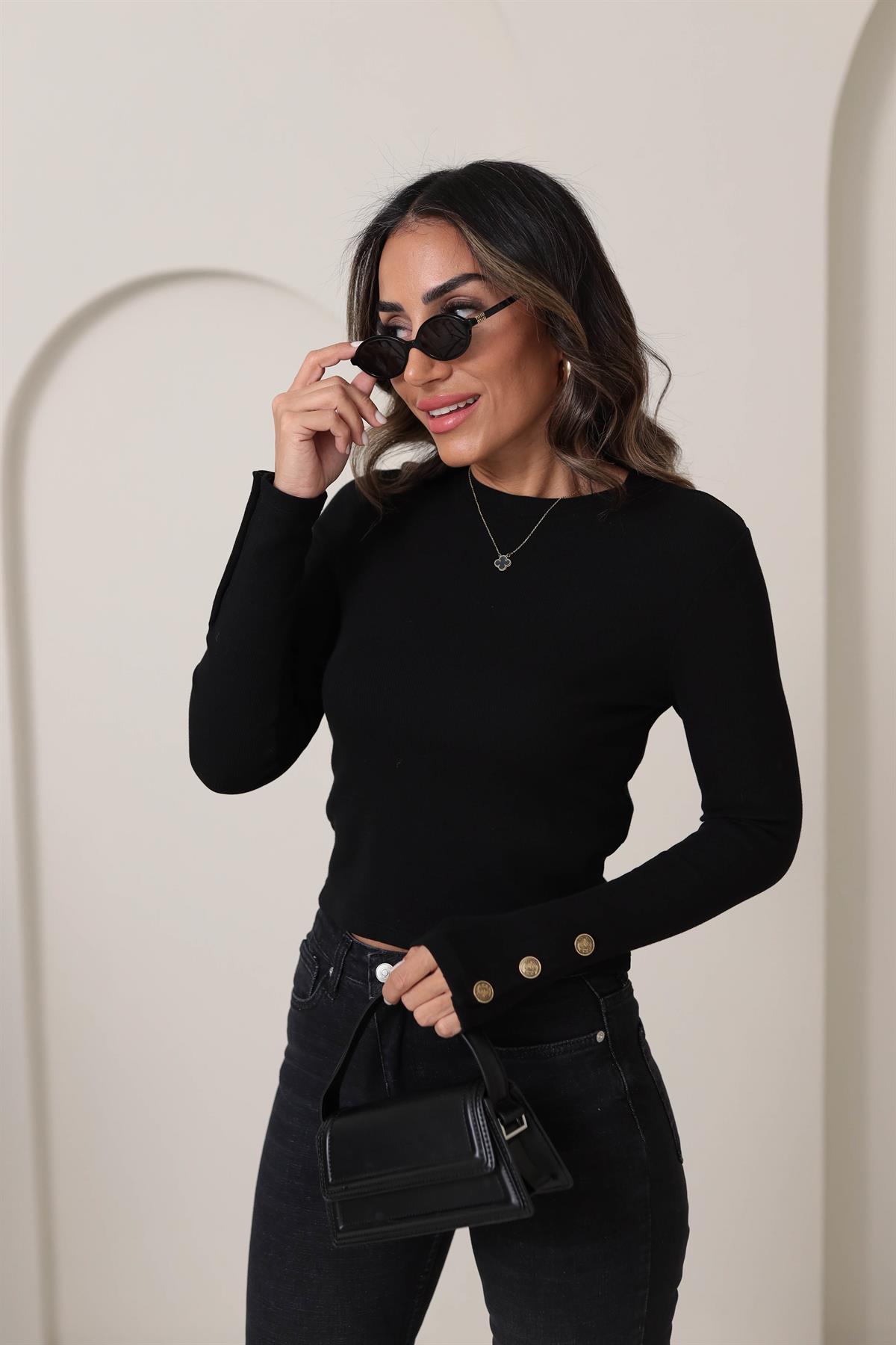 4513 Pamuklu Kolları Düğme Detaylı Bluz