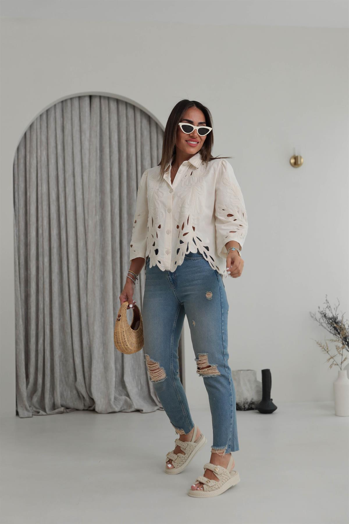 1001 Yırtık Detaylı Mom Jean TİNTLİ MAVİ