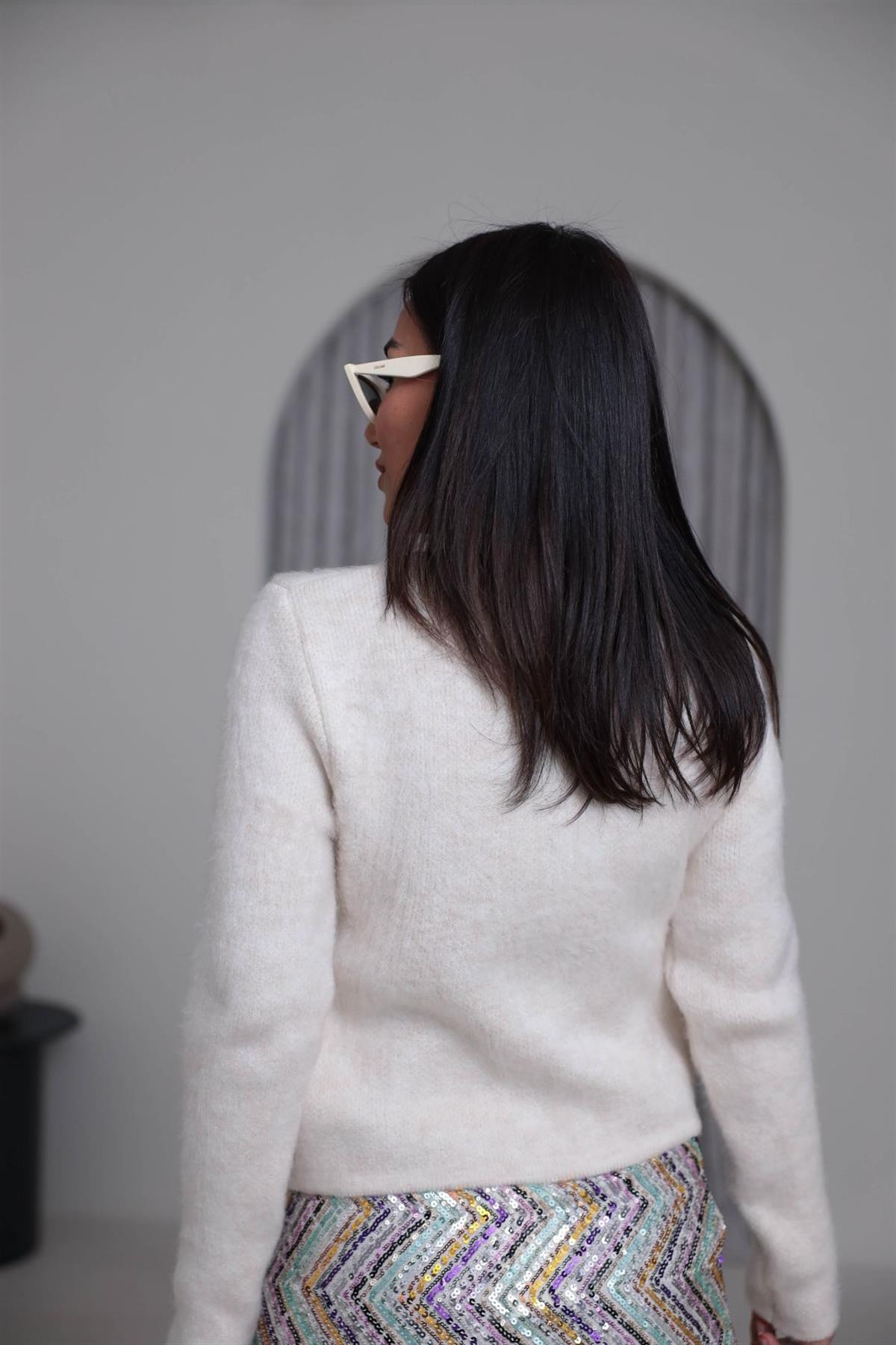 0157 Bisiklet Yaka Düğmeli Yumoş Hırka KREM