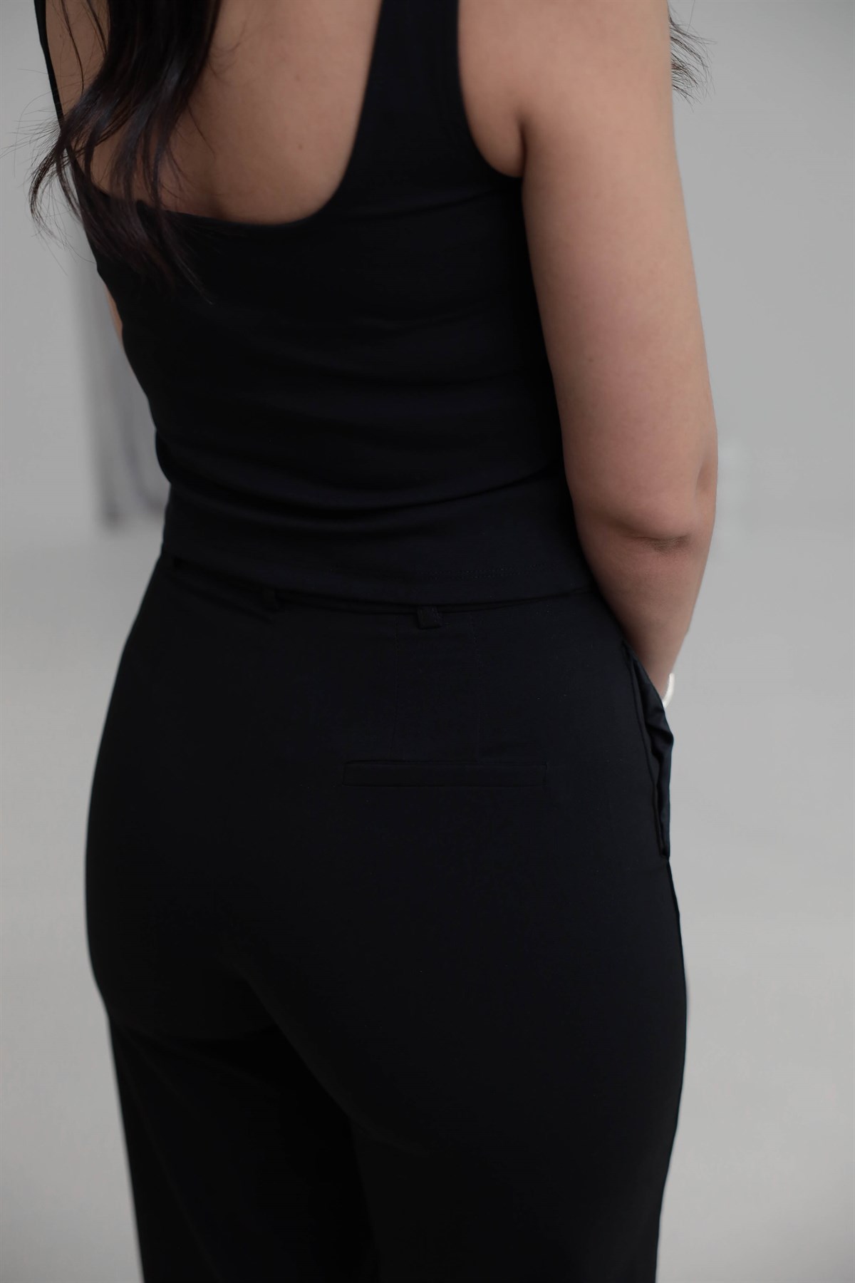 9957 Düz ve Rahat Kesim Kumaş Pantolon SİYAH