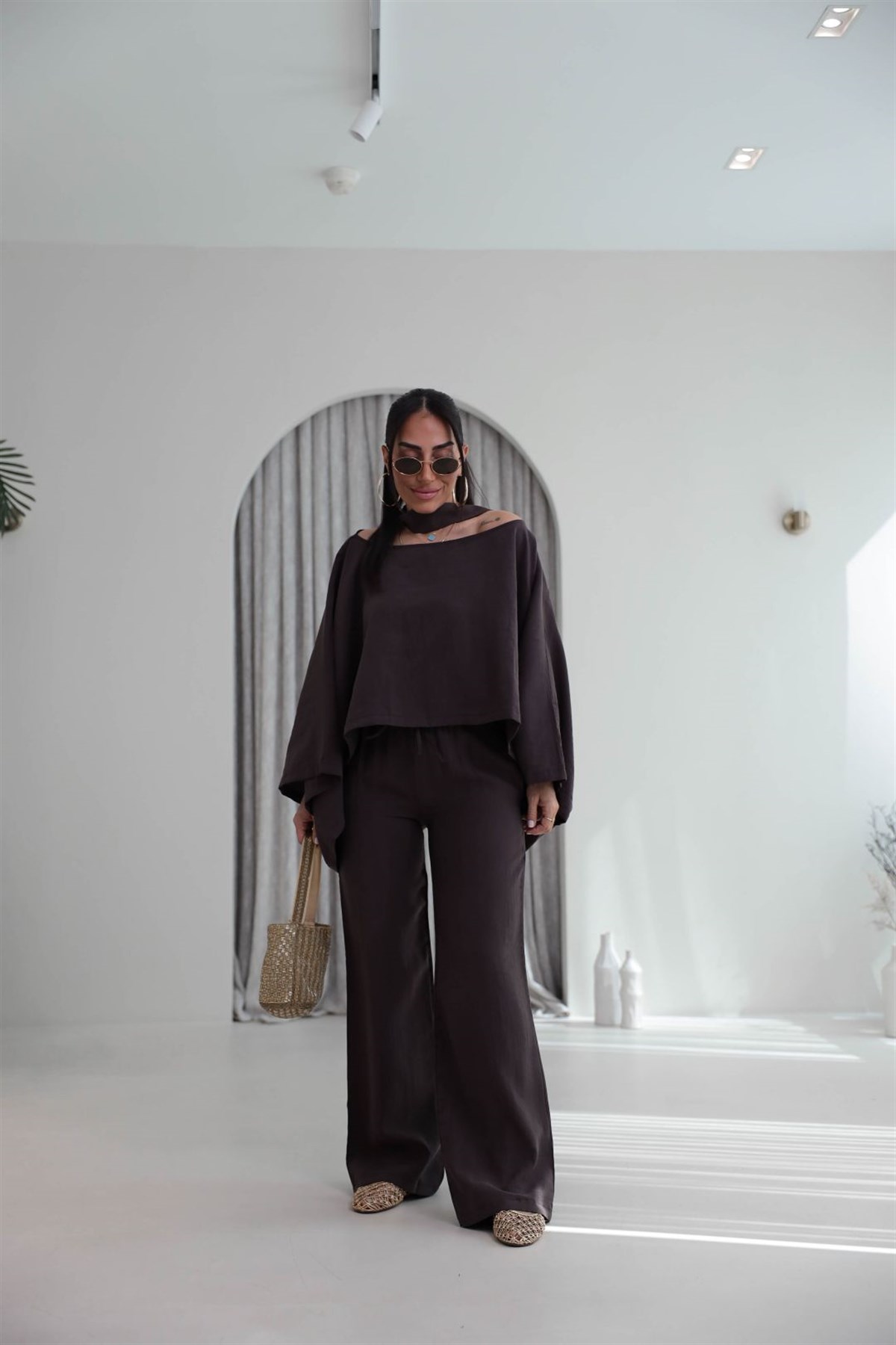 Fular Detaylı Pelerin Bluz Pantolon Takım KAHVE