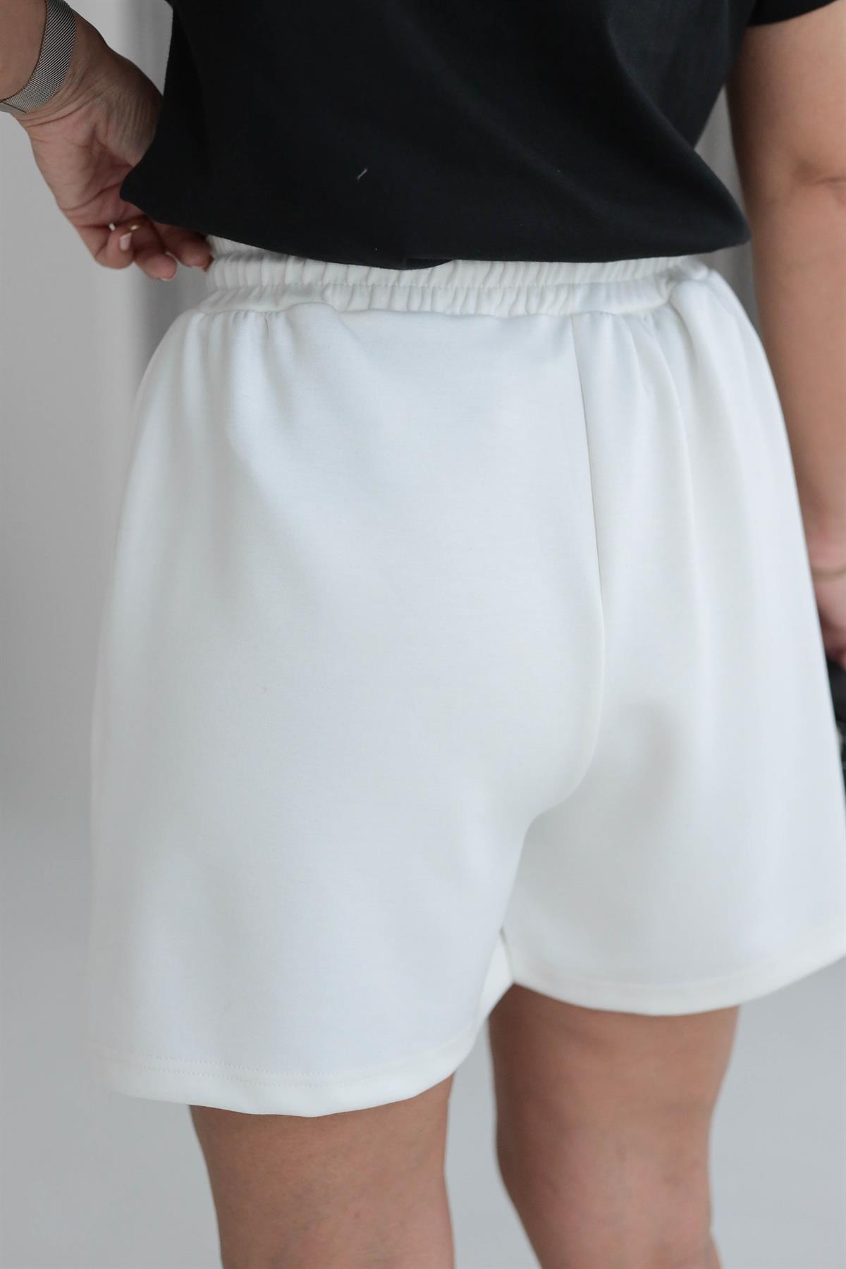 Bel Lastikli Yumuşak Dokulu Şort