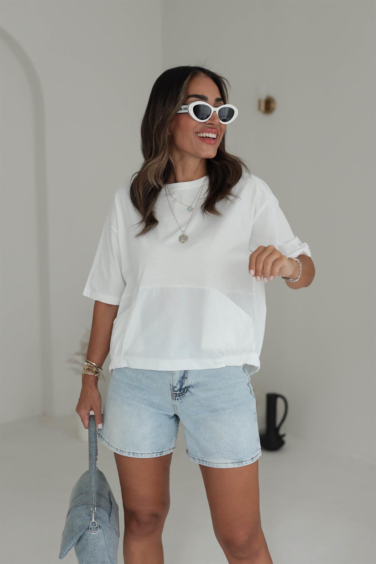 8678 Sırtı Düğmeli Poplin Kumaş Tshirt