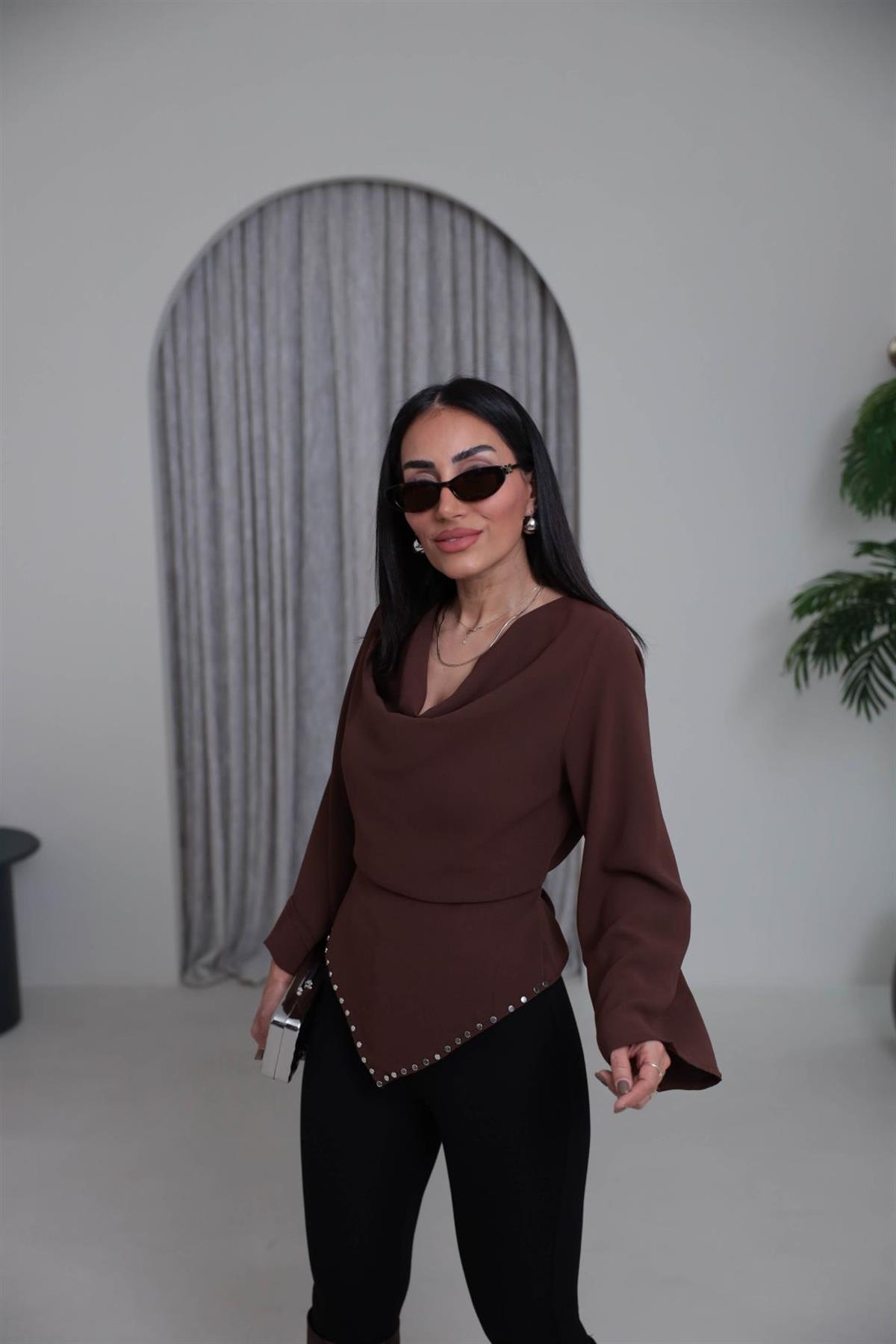 1243 Zımbalı Kuşaklı Asimetrik Bluz KAHVE