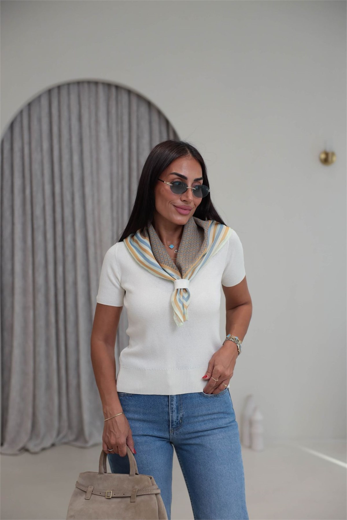 5428 Fularlı V Yaka Kısa Kol Triko Bluz KREM