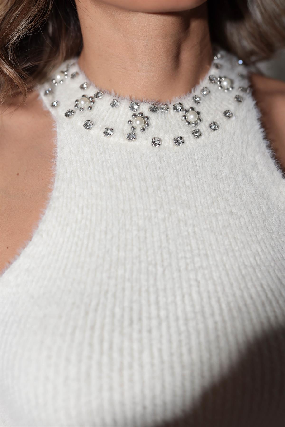 0291 Angora Yakası İncili Taşlı Kolsuz Bluz EKRU