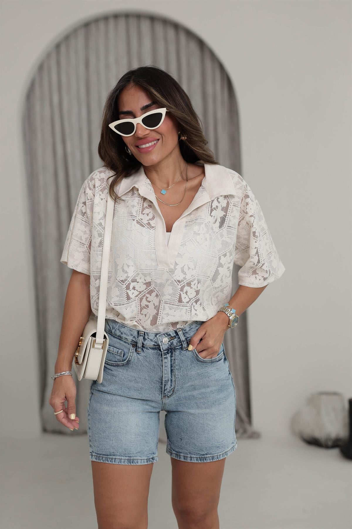 9865 Gömlek Yaka Kısa Kol Dantel Bluz KREM