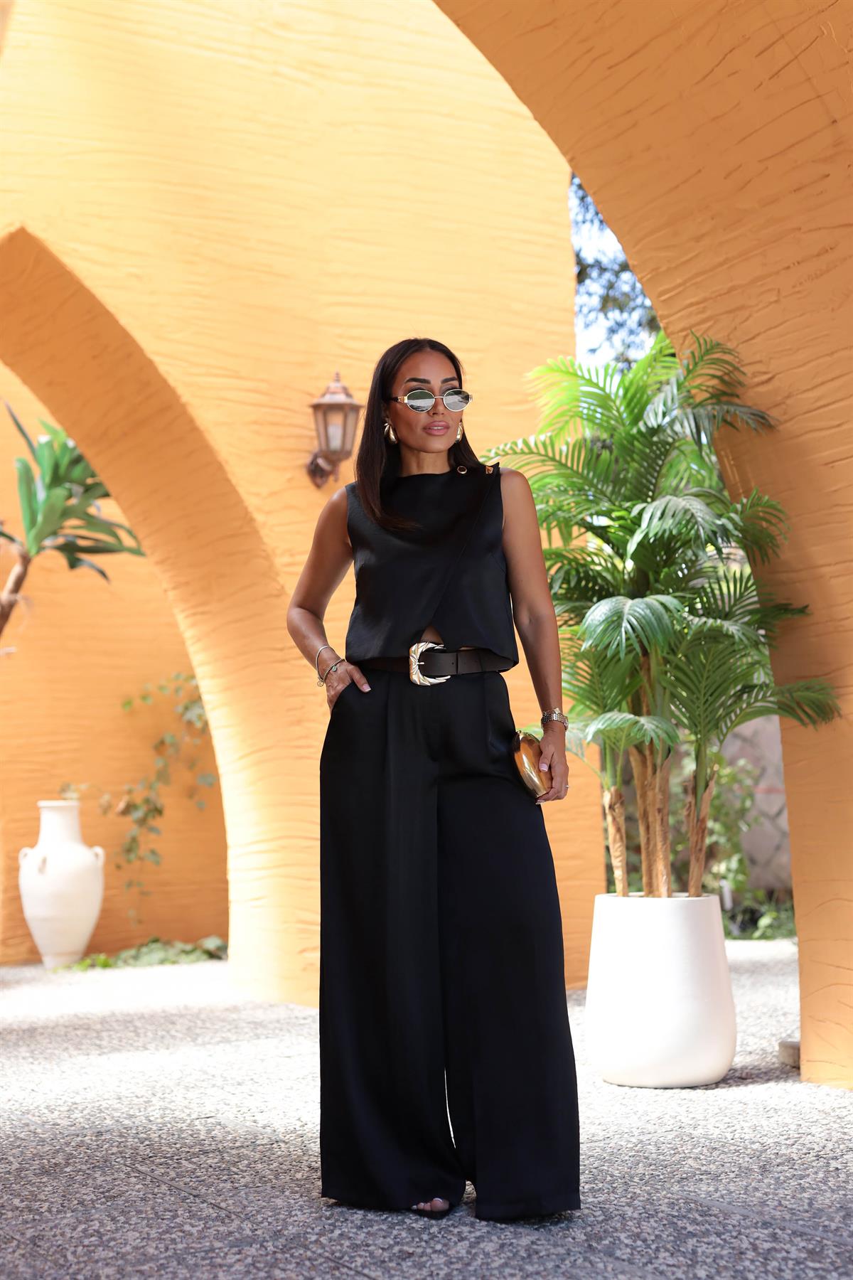 7028 Kemerli Gold Düğmeli İpek Saten Takım SİYAH