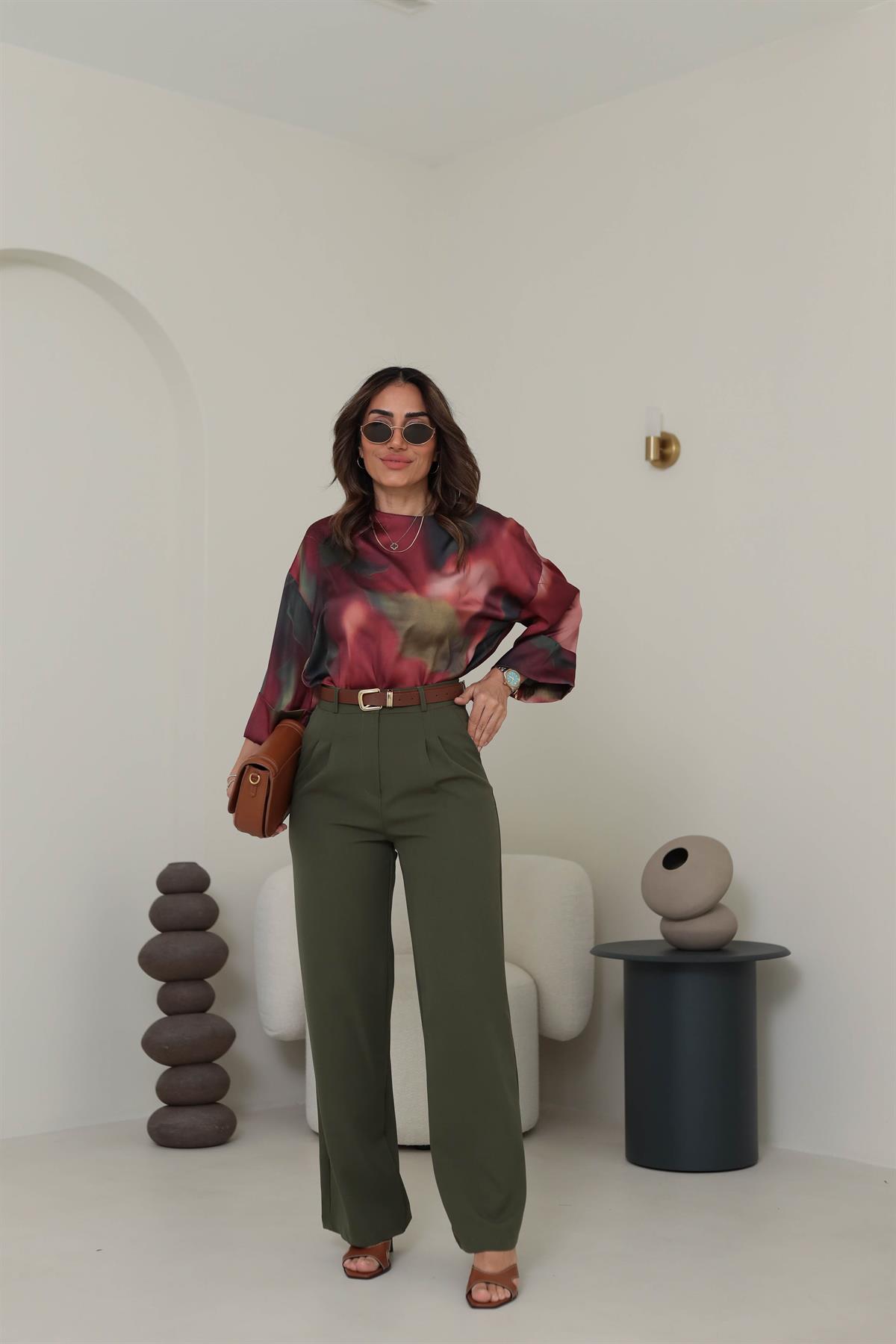 7980 Kol Katlamalı Patcwork Desenli Saten Bluz RENKLİ