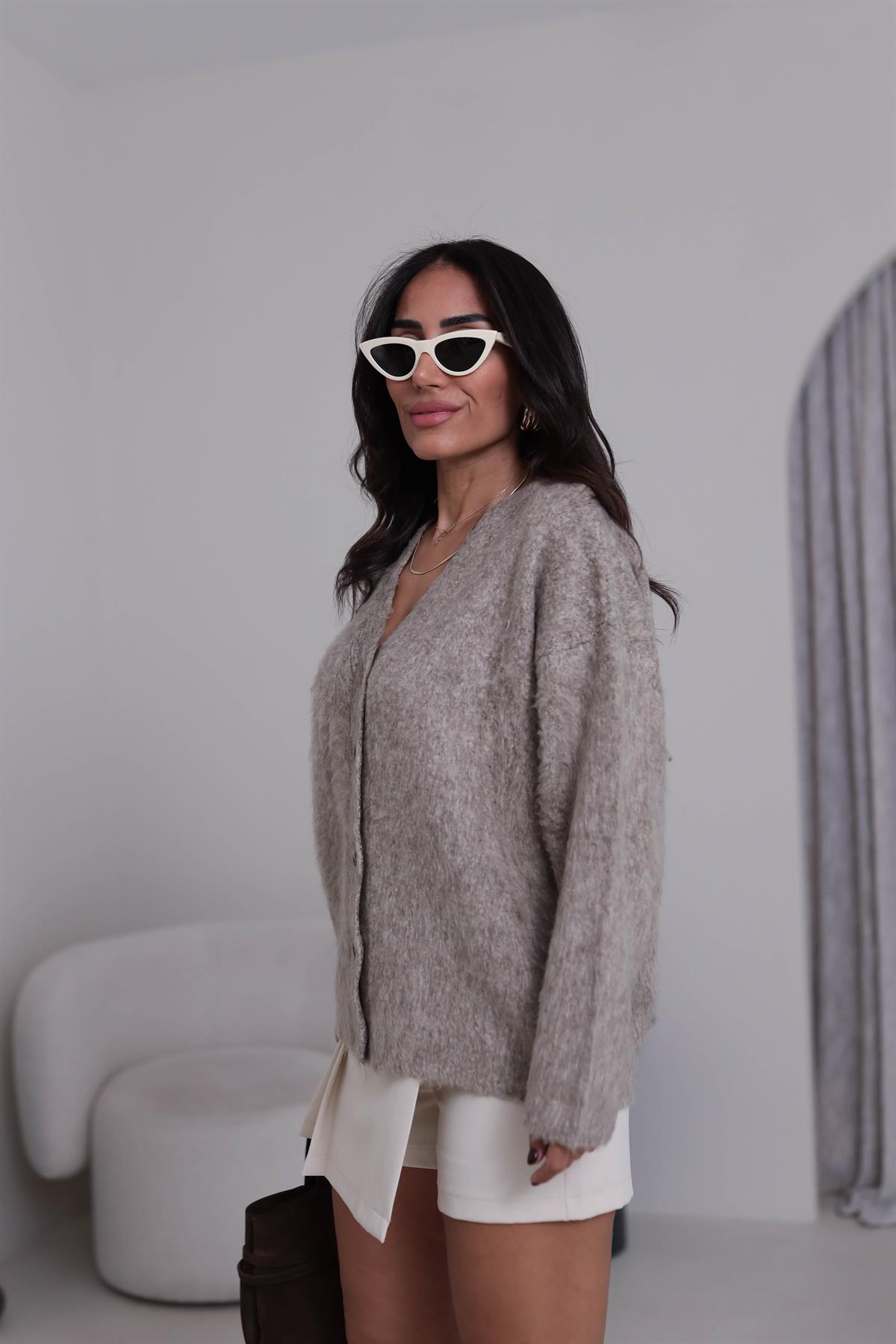 0264 V Yaka Şardonlu Düğmeli Hırka VİZON