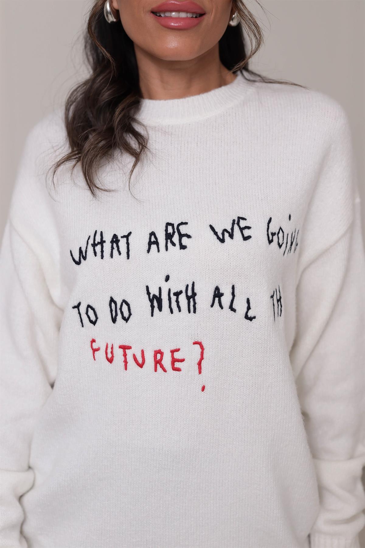 1124 Yazı Nakışlı Oversize Kazak