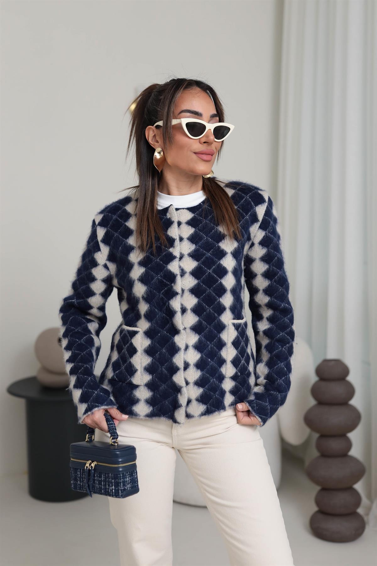 Önü Çıtçıtlı Baklava Desen Hırka LACİVERT