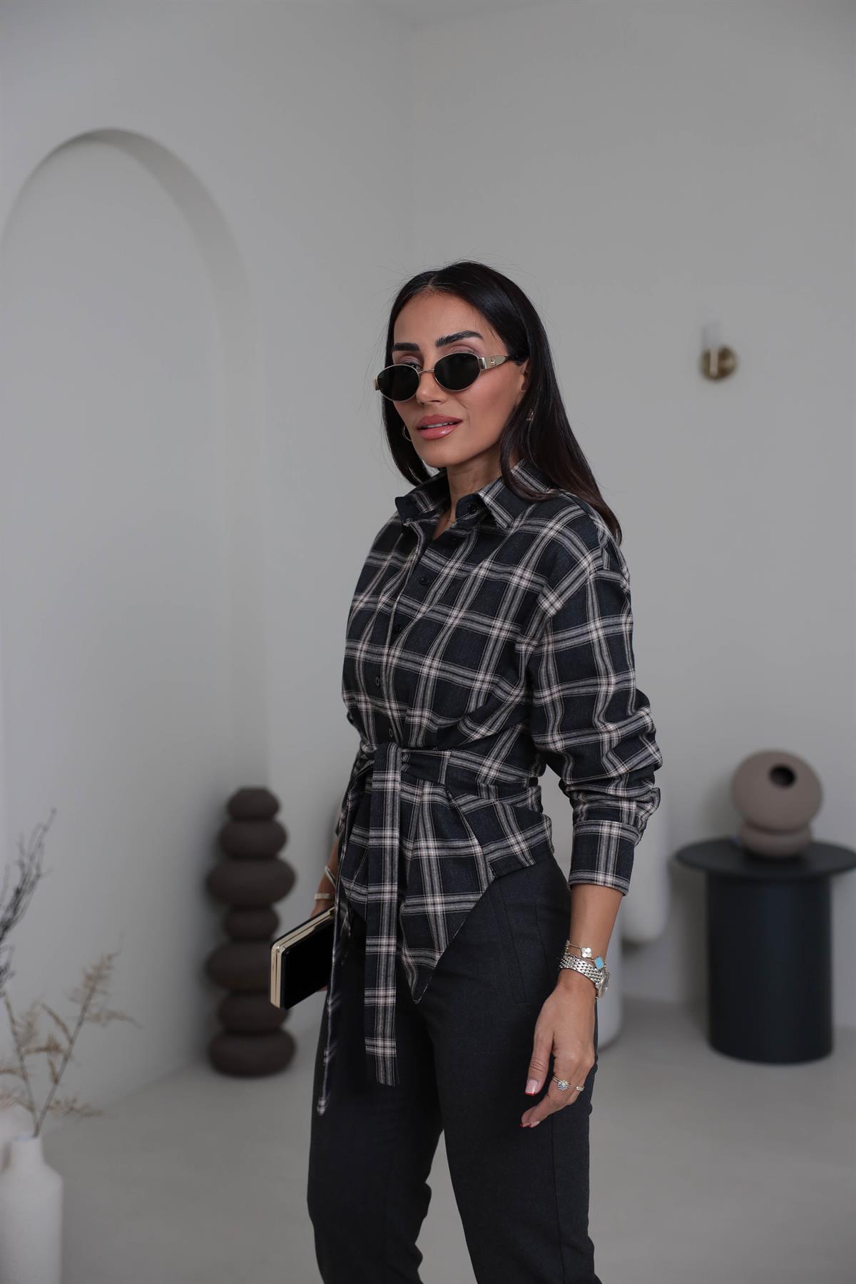 6997 Vatkalı Bağlama Detaylı Gömlek SİYAH