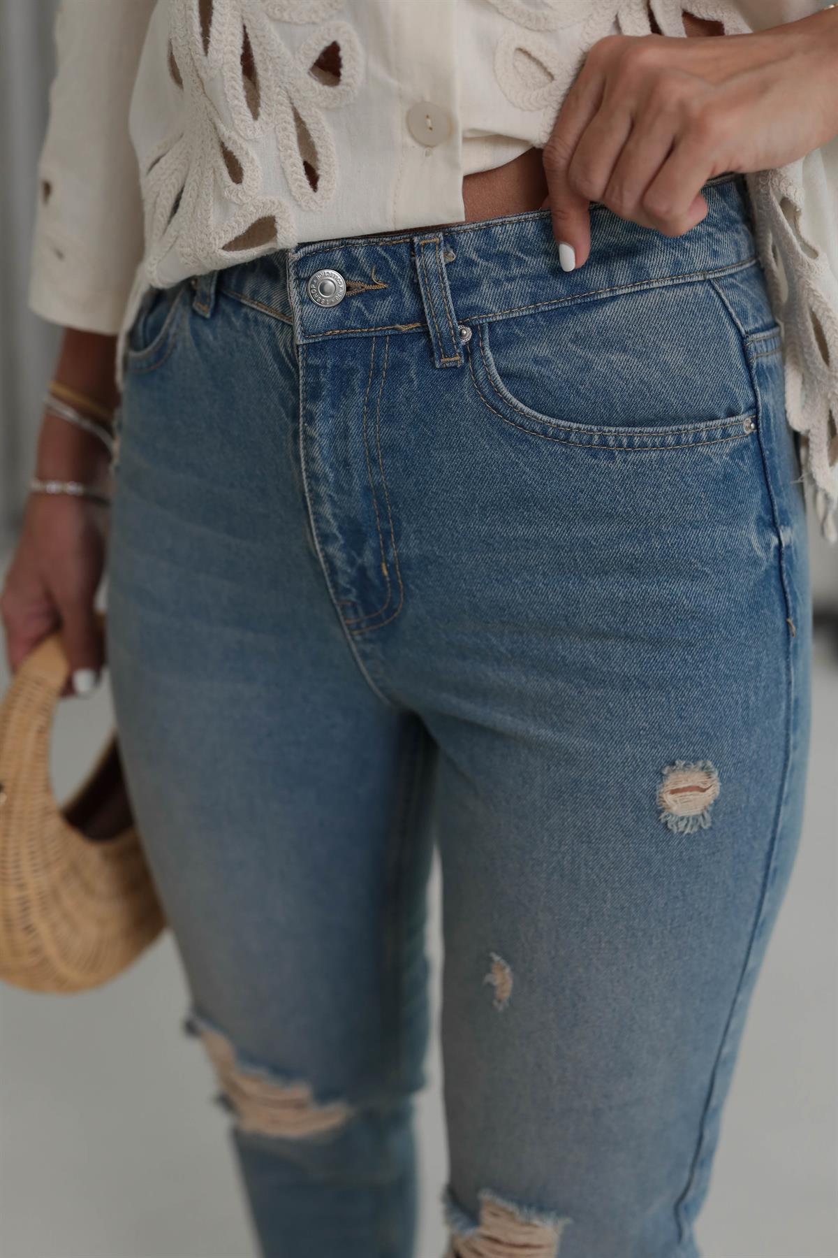 1001 Yırtık Detaylı Mom Jean TİNTLİ MAVİ