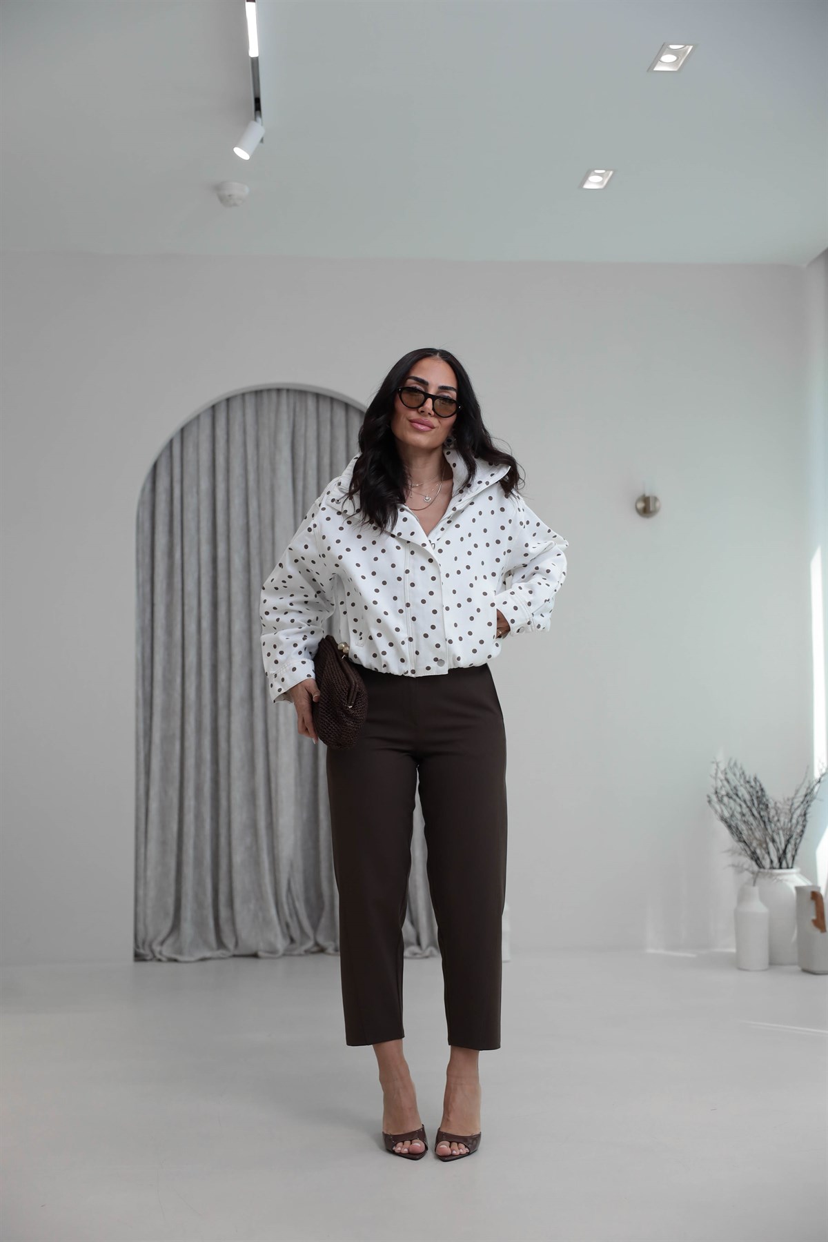 9957 Düz ve Rahat Kesim Kumaş Pantolon KAHVE