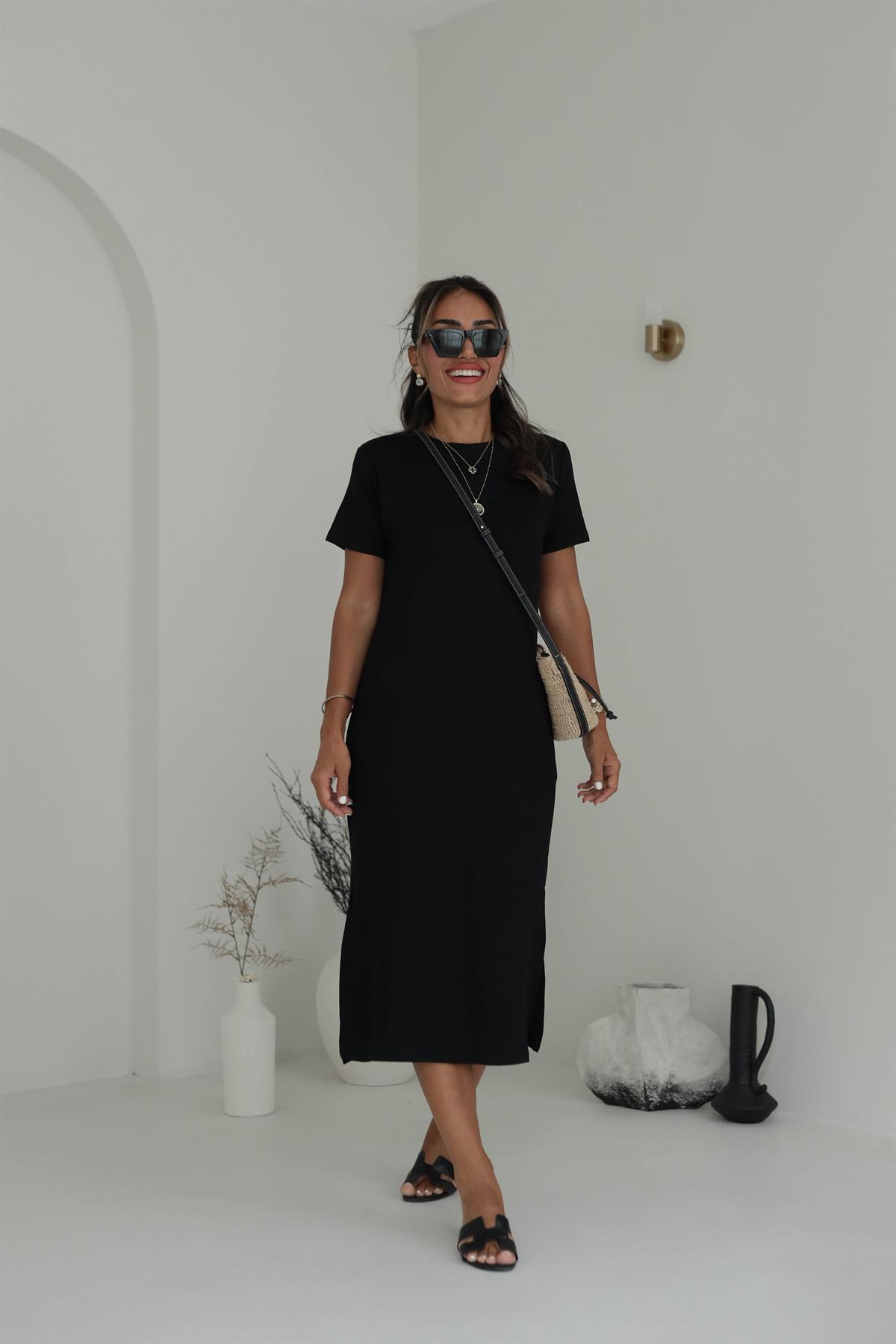 4512 Kısa Kollu Yırtmaçlı Elbise SİYAH