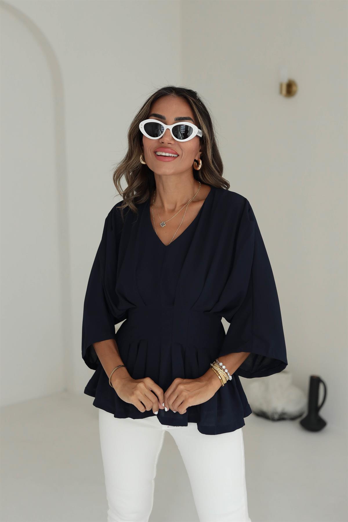 V Yaka Yarasa Kol Beli Lastikli Bluz