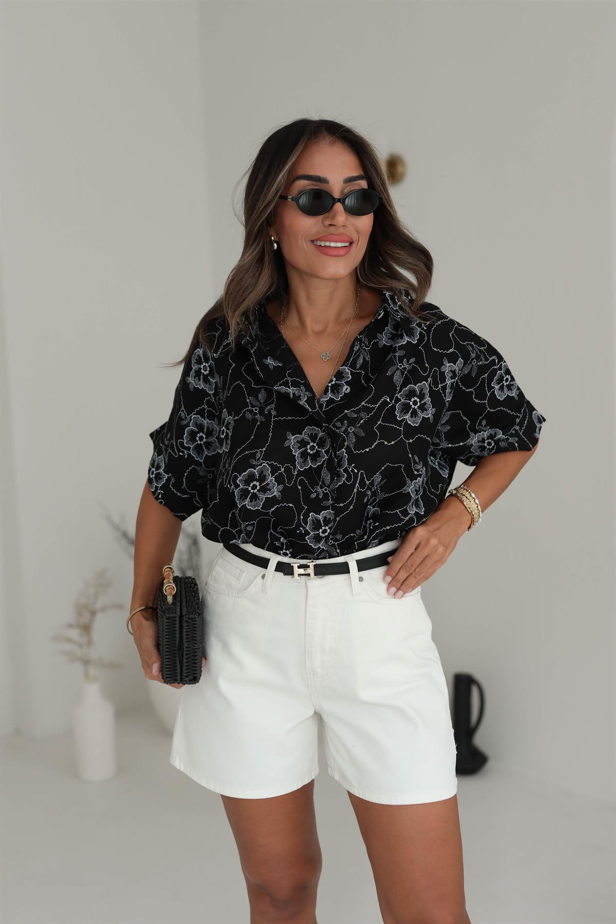 7427 Çiçek Desenli Kısa Kol Sırtı Düğmeli Gömlek