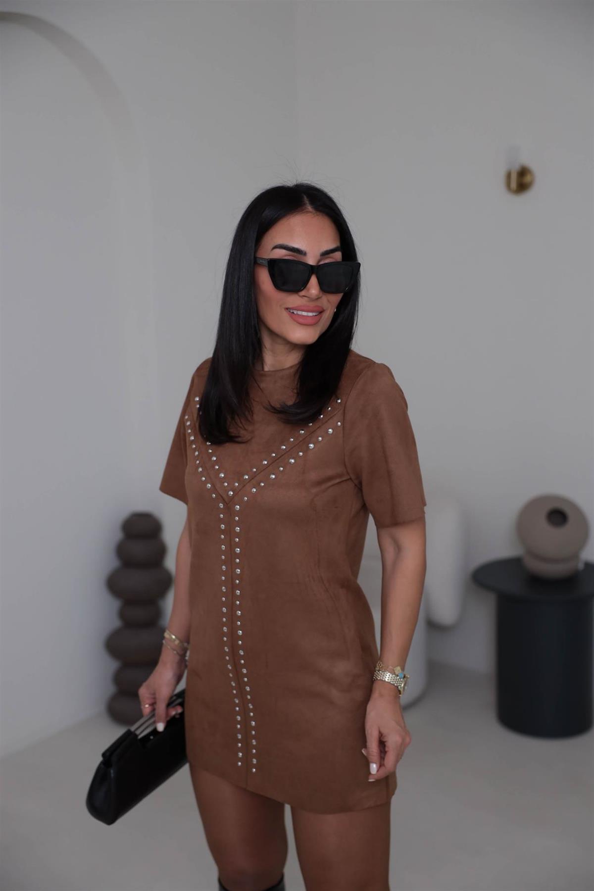 8243 Zımbalı Süet Elbise TABA