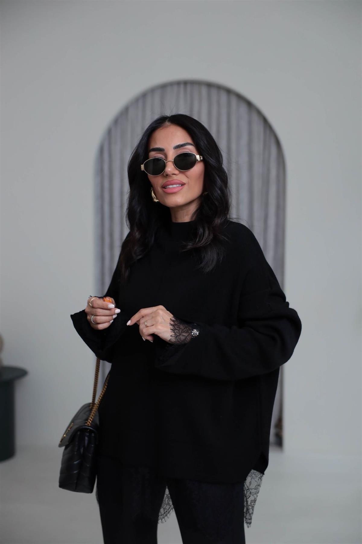 0136 Dik Yaka Dantelli Kazak SİYAH