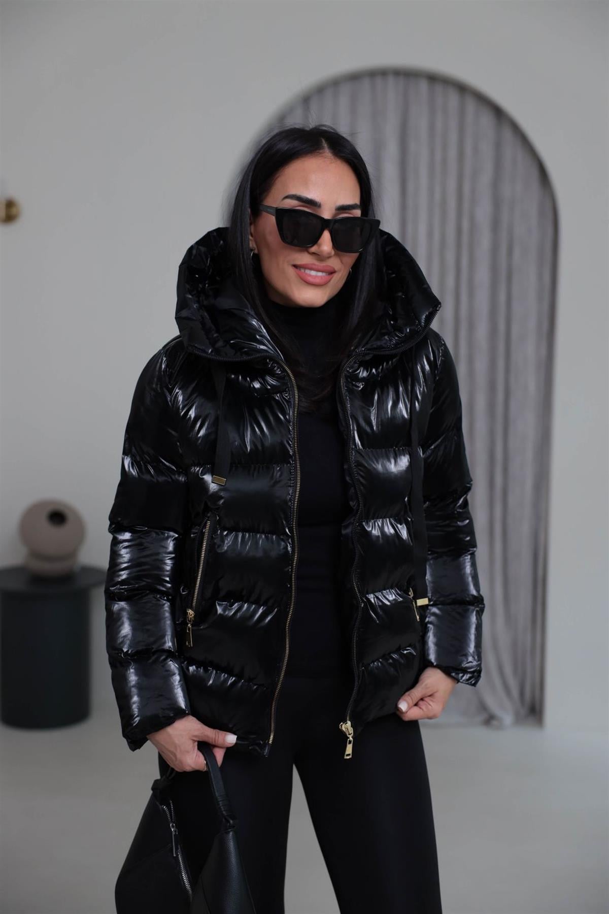 2262 Kapşonlu Parlak Dokulu Şişme Mont SİYAH