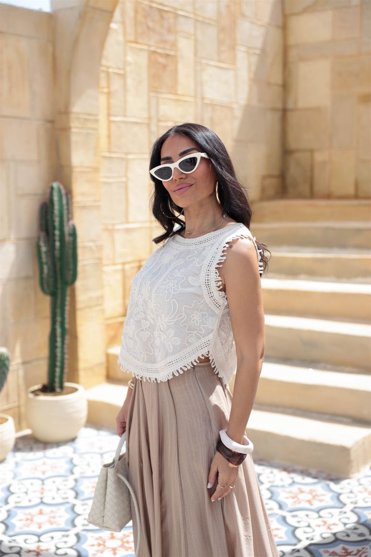 9729 Yaka Kısmı İşlemeli İthal Bluz BEJ