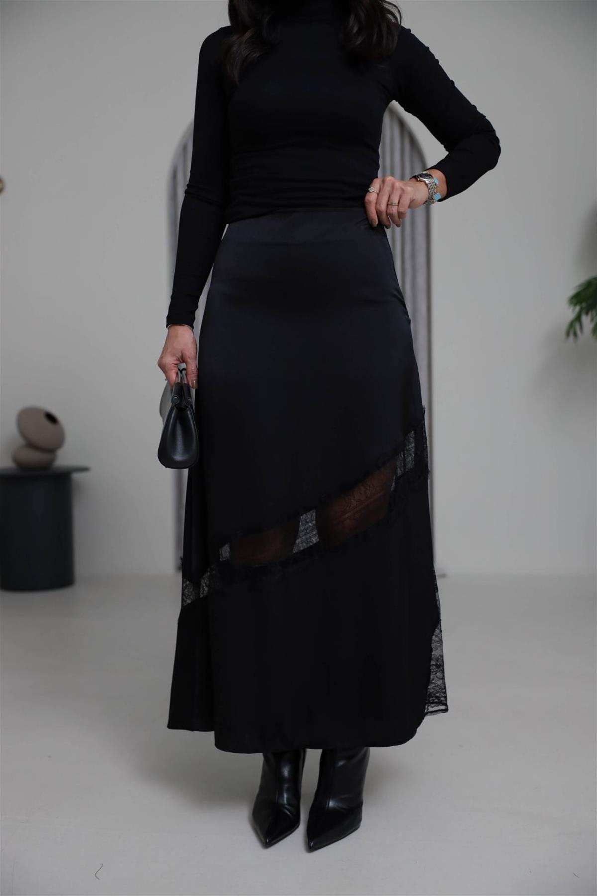 7094 Dantel Geçişli Yırtmaçlı Saten Etek SİYAH
