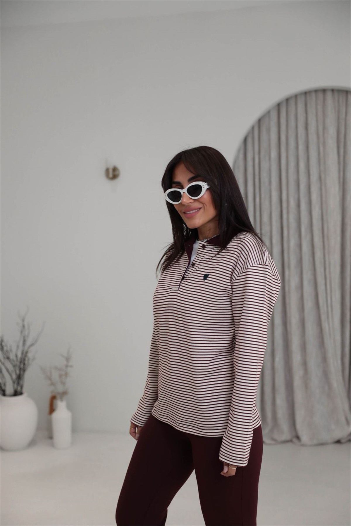 9022 Çizgili Polo Yaka Kalp Nakışlı Bluz BORDO
