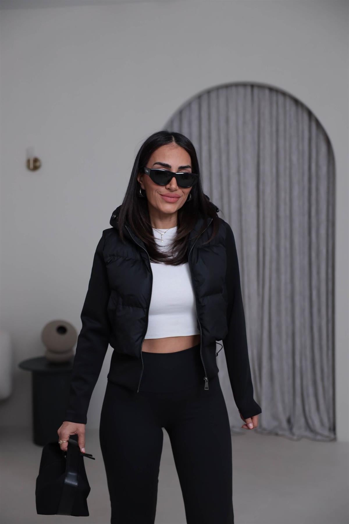 2879 Kol Garnili Kapşonlu Şişme Mont SİYAH