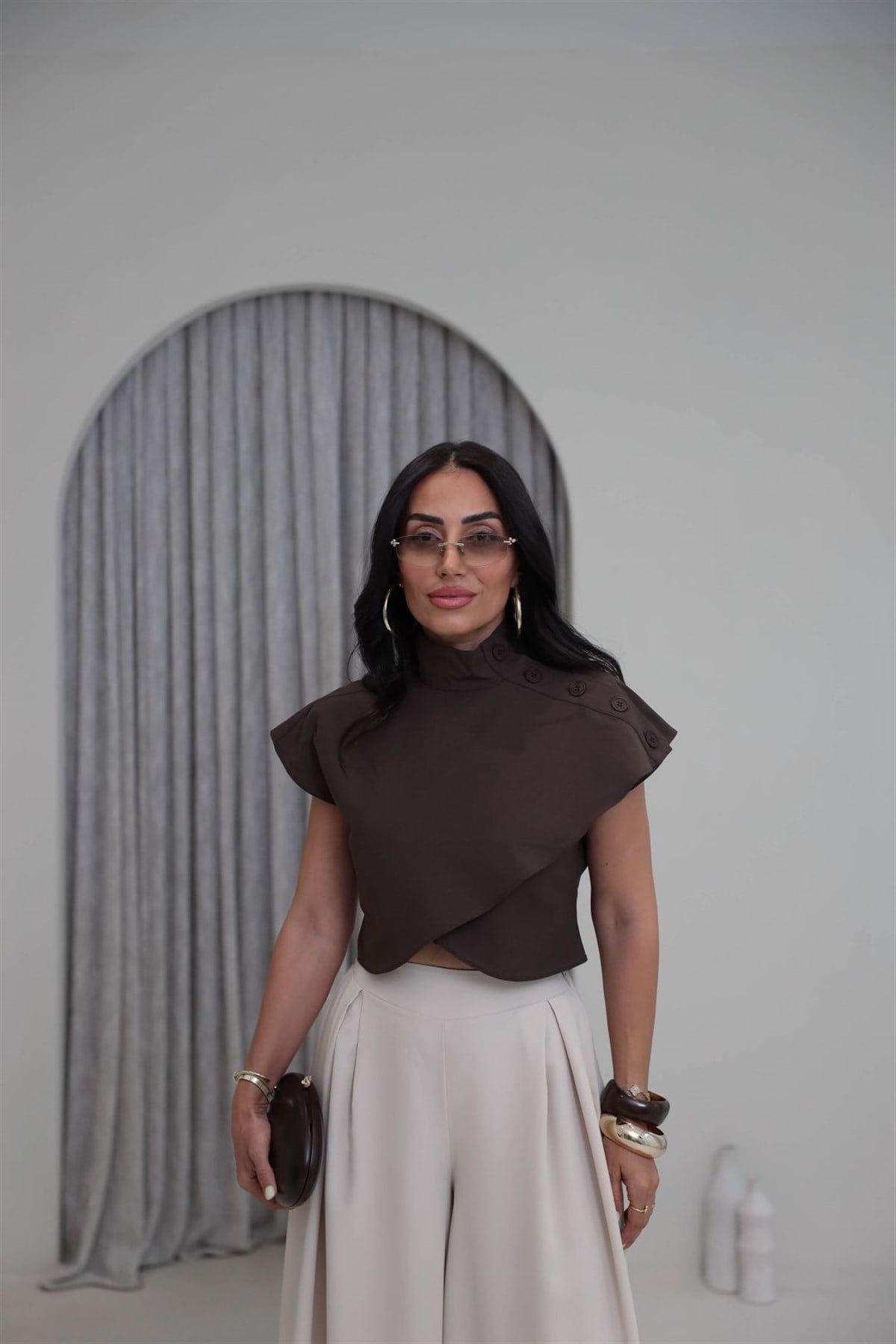 3267 Poplin Omzu Düğmeli Crop Bluz KAHVE