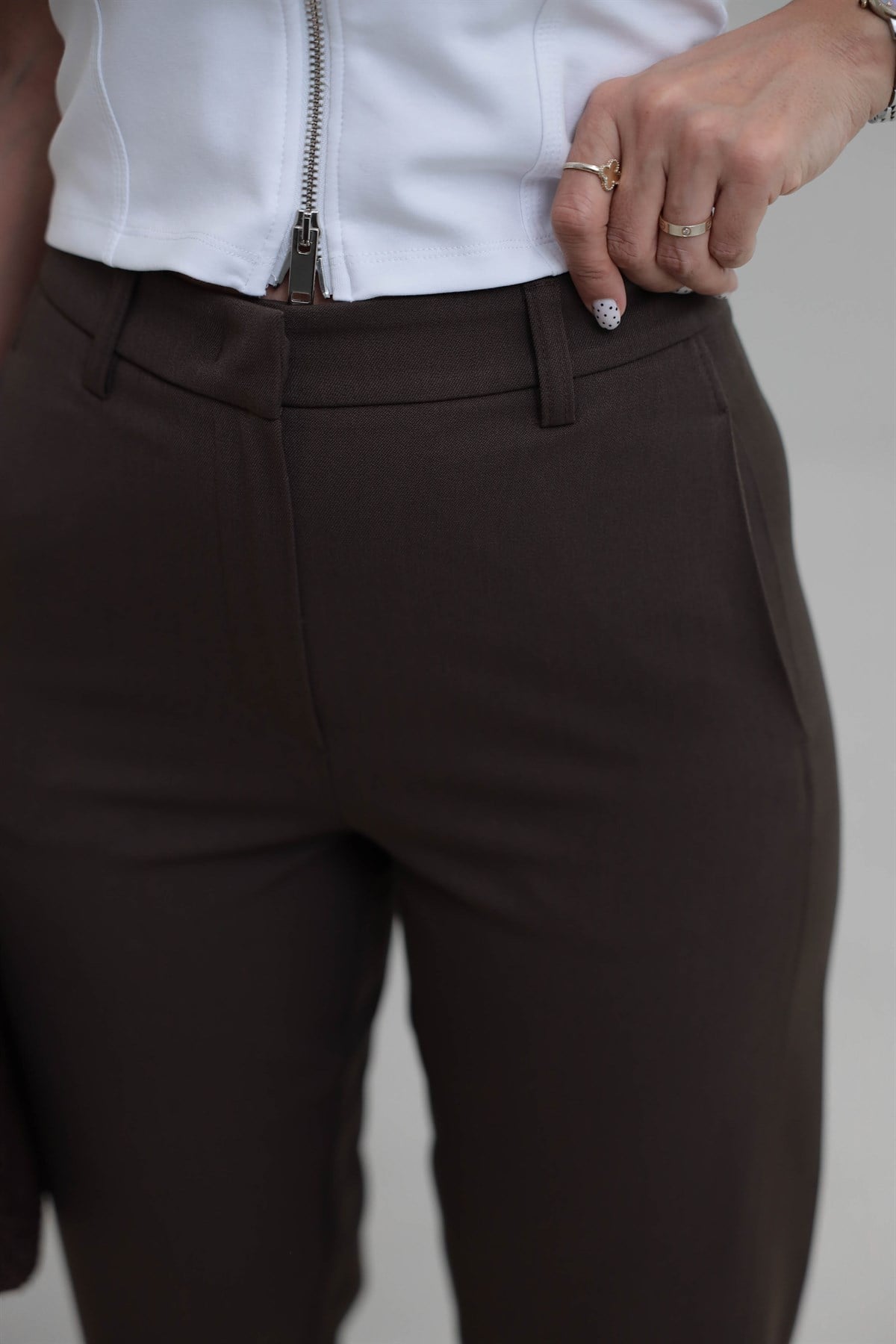 9957 Düz ve Rahat Kesim Kumaş Pantolon KAHVE