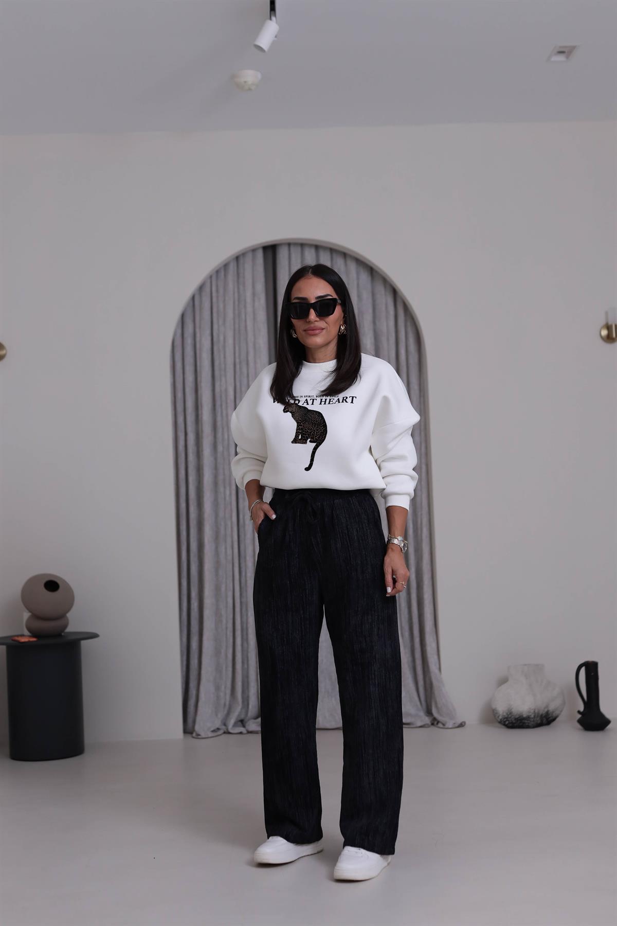 1183 Eskitme Efektli Bel Lastikli Kadife Pantolon SİYAH