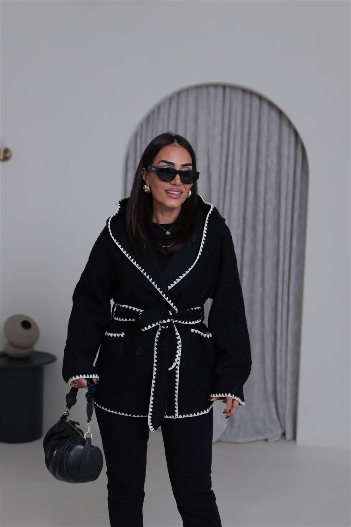 9152 Kontrast Dikiş Detaylı Kapşonlu Kaban SİYAH