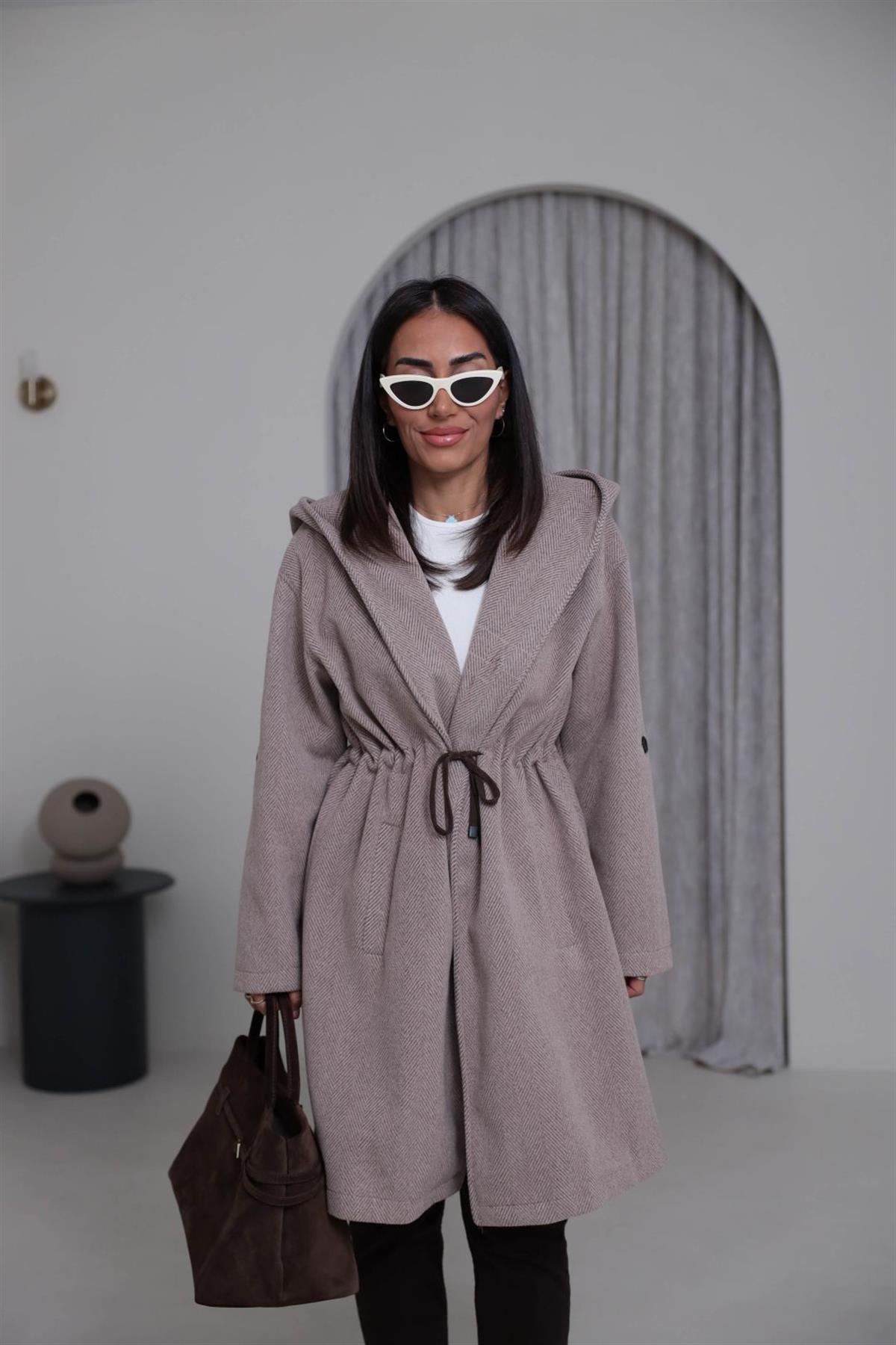 9852 Kapşonlu Balıksırtı Desen Kaban KAHVE