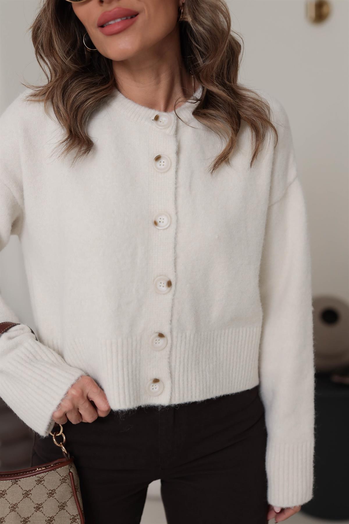 0280 Düğmeli Yumoş Yanları Yırtmaçlı Hırka BEJ